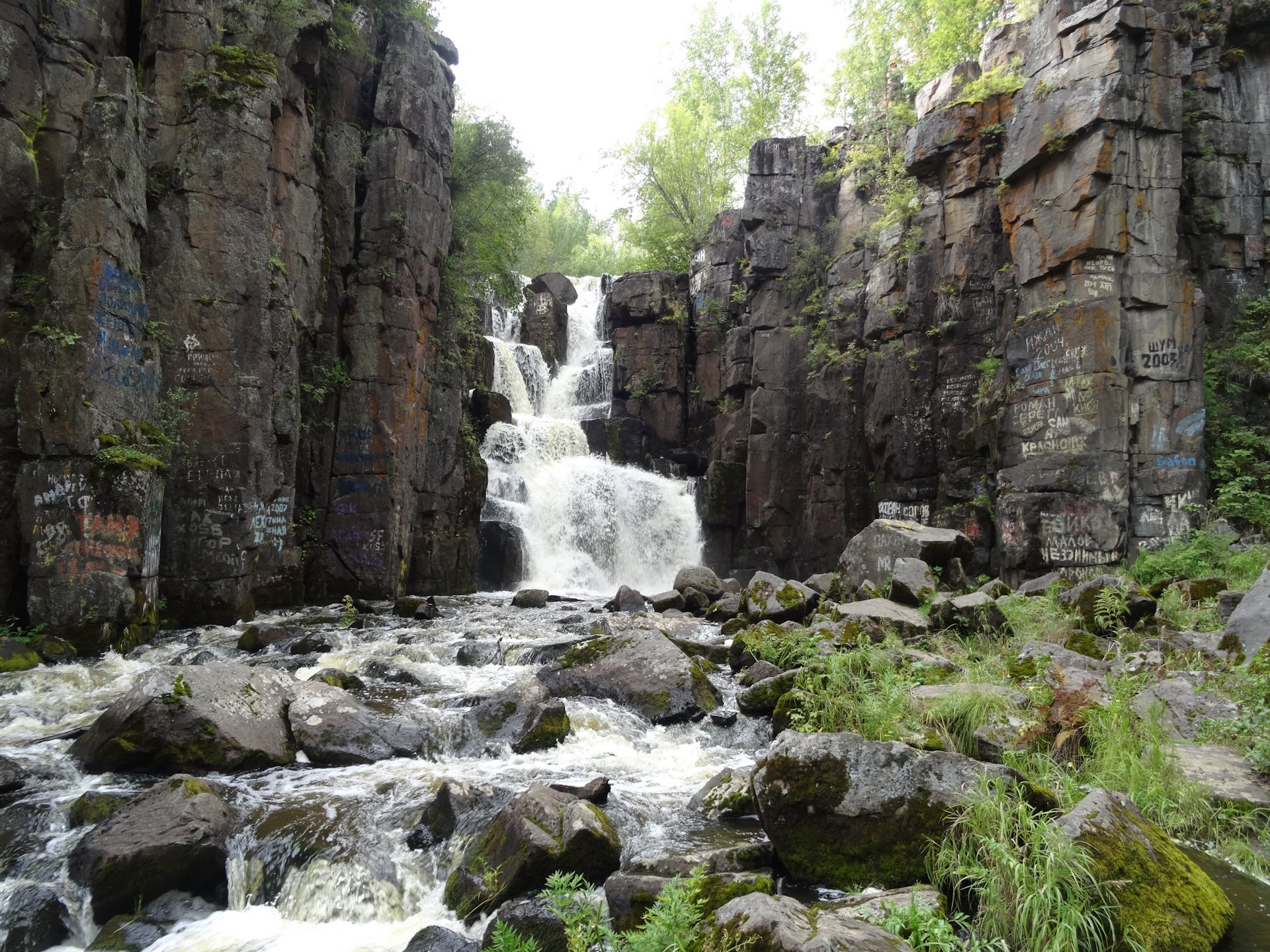 Водопад в нижнеудинске фото