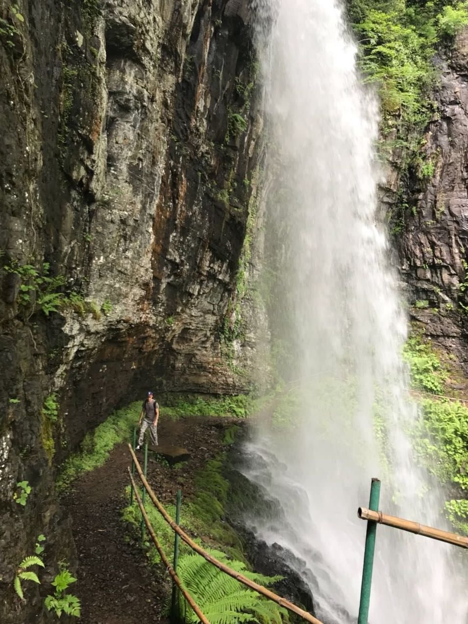 Абхазия ткуарчал водопады фото