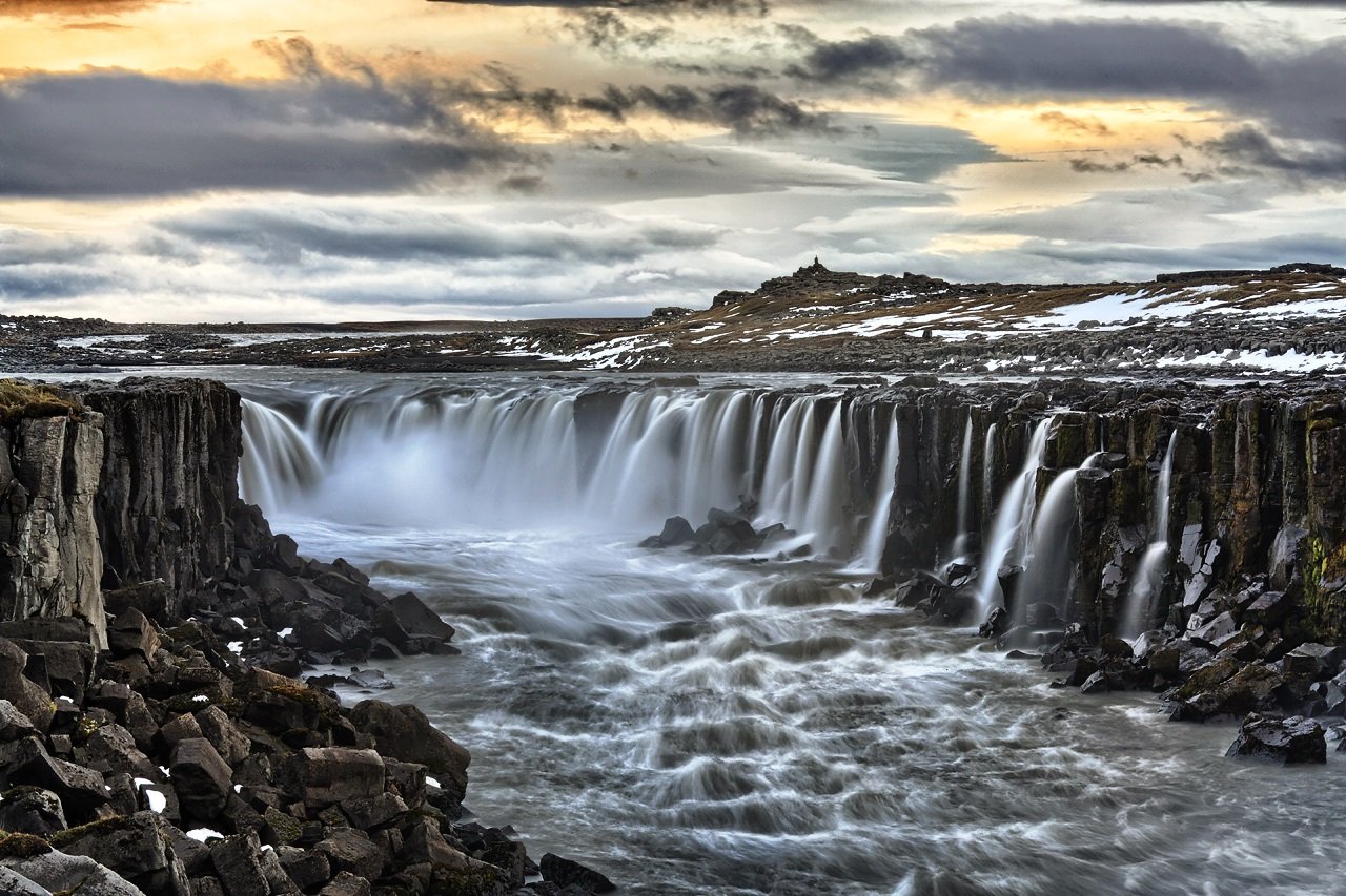 Исландия. Водопад Годафосс, Исландия. Водопад Деттифосс. Исландия река Тьоурсау. Водопад Деттифосс в Северной Исландии.