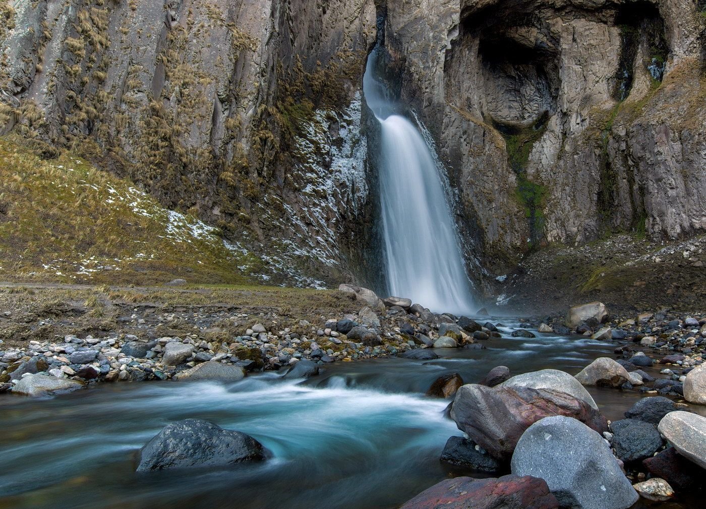 Каракая Су водопад КБР