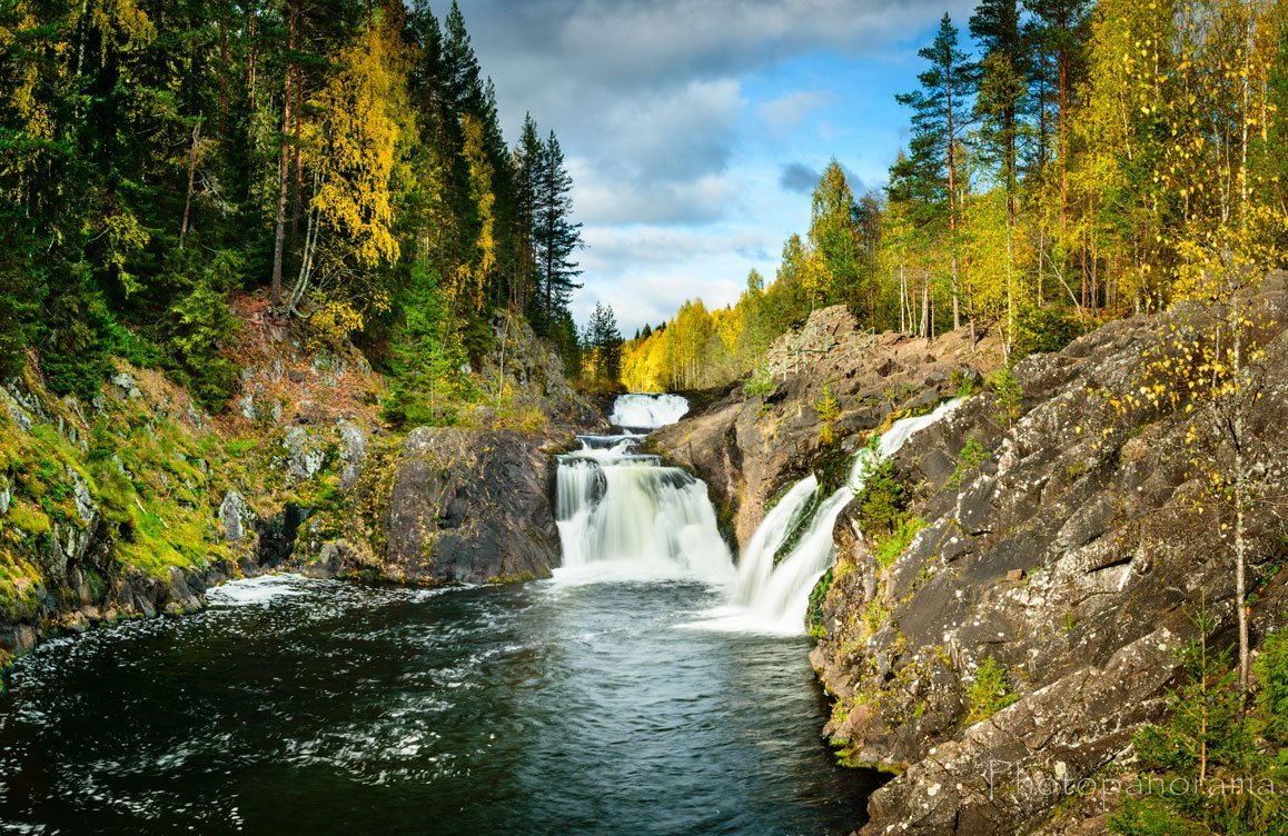 Равнинный водопад в Карелии