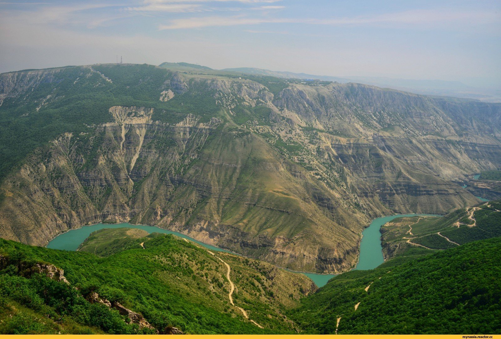 Дагестан фото. Горы Дагестана Сулакский каньон. Дербент горы Сулакский каньон. Дубки Дагестан Сулакский каньон. Сулакский каньон в Дагестане река.