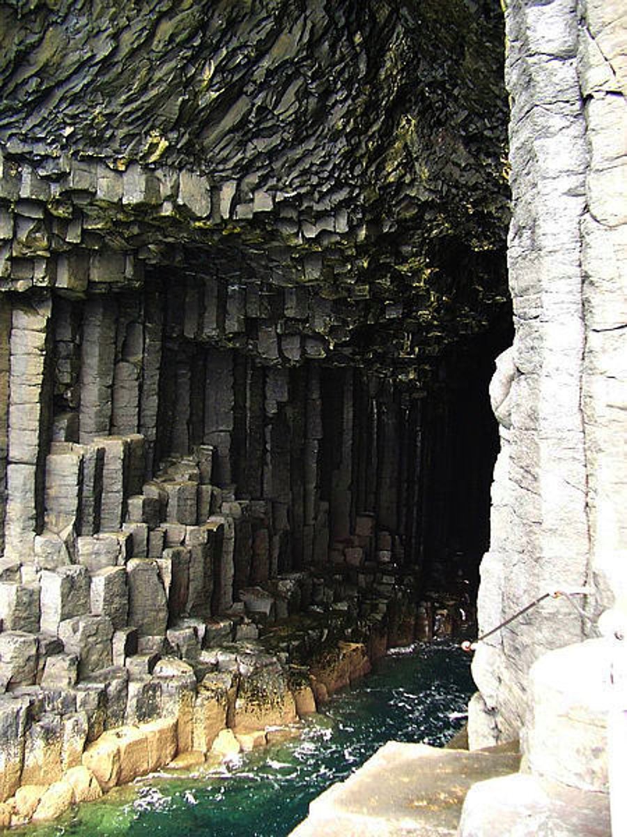 Пещера фингала на острове стаффа