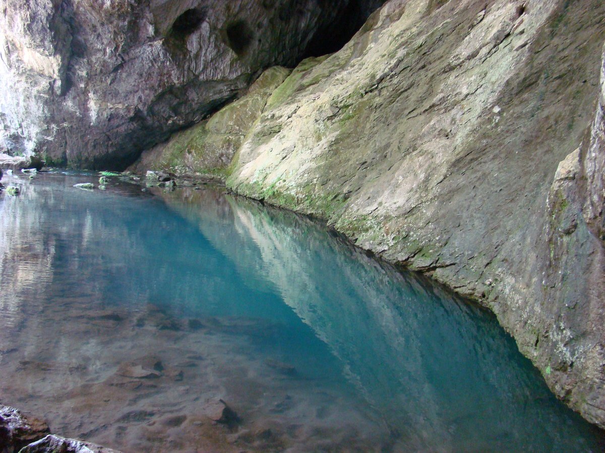 Голубое озеро в пещере Шульган Таш