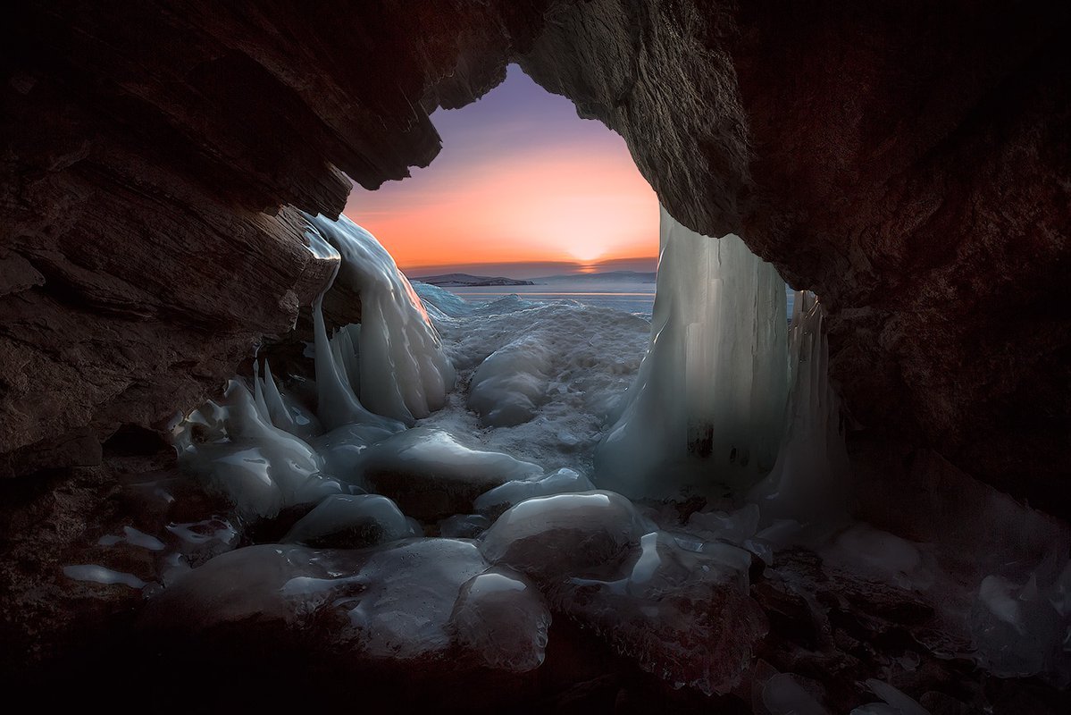 Ледяные пещеры и гроты Байкала