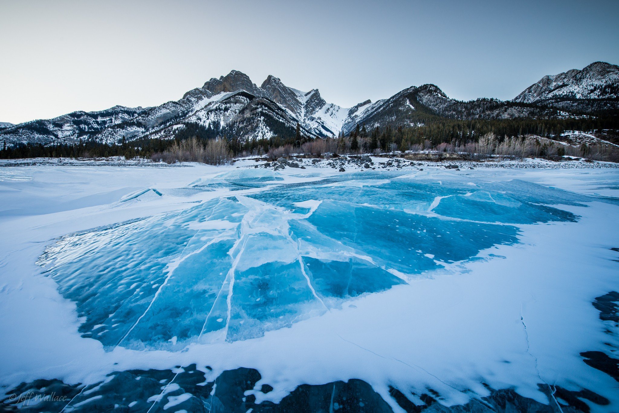 замерзшее озеро байкал фото