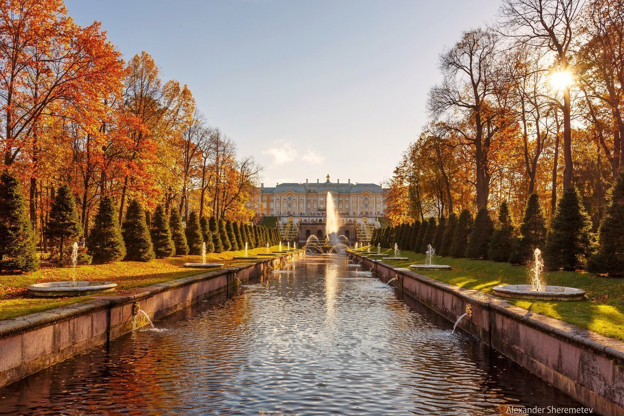 Осень спб. Золотая осень в Петергофе. Петергоф фонтаны осень. Петергоф фонтаны Золотая осень. Орловский парк, Петергоф осень.