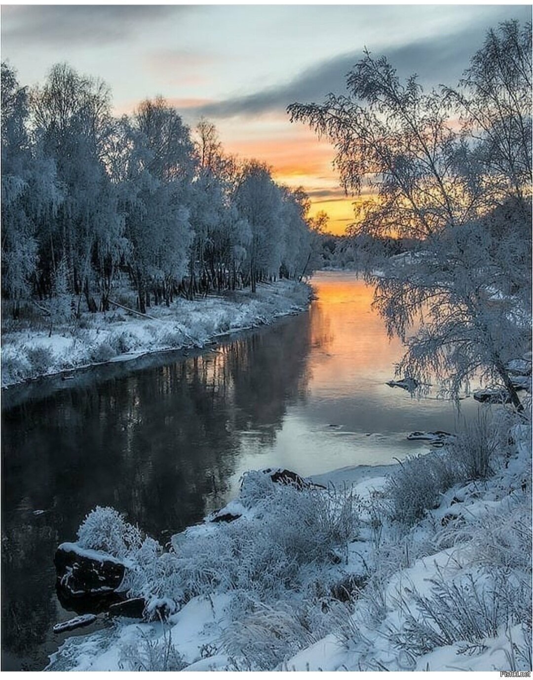 зимний пейзаж у реки