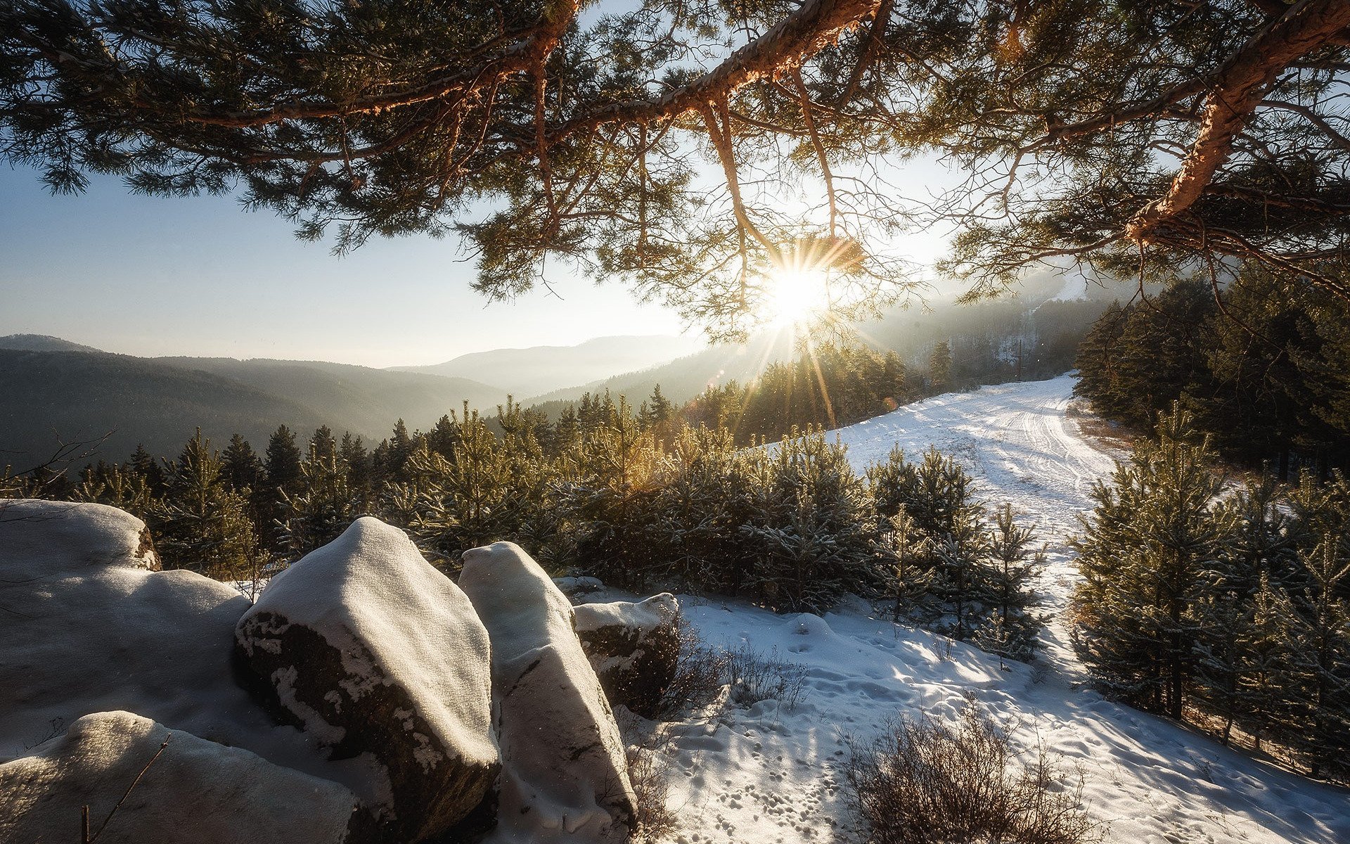 Впр на склоне зимы веселее становится февральский. Белокуриха Алтай зимой. Пейзаж. Зимние горы. Утро в горах зимой.