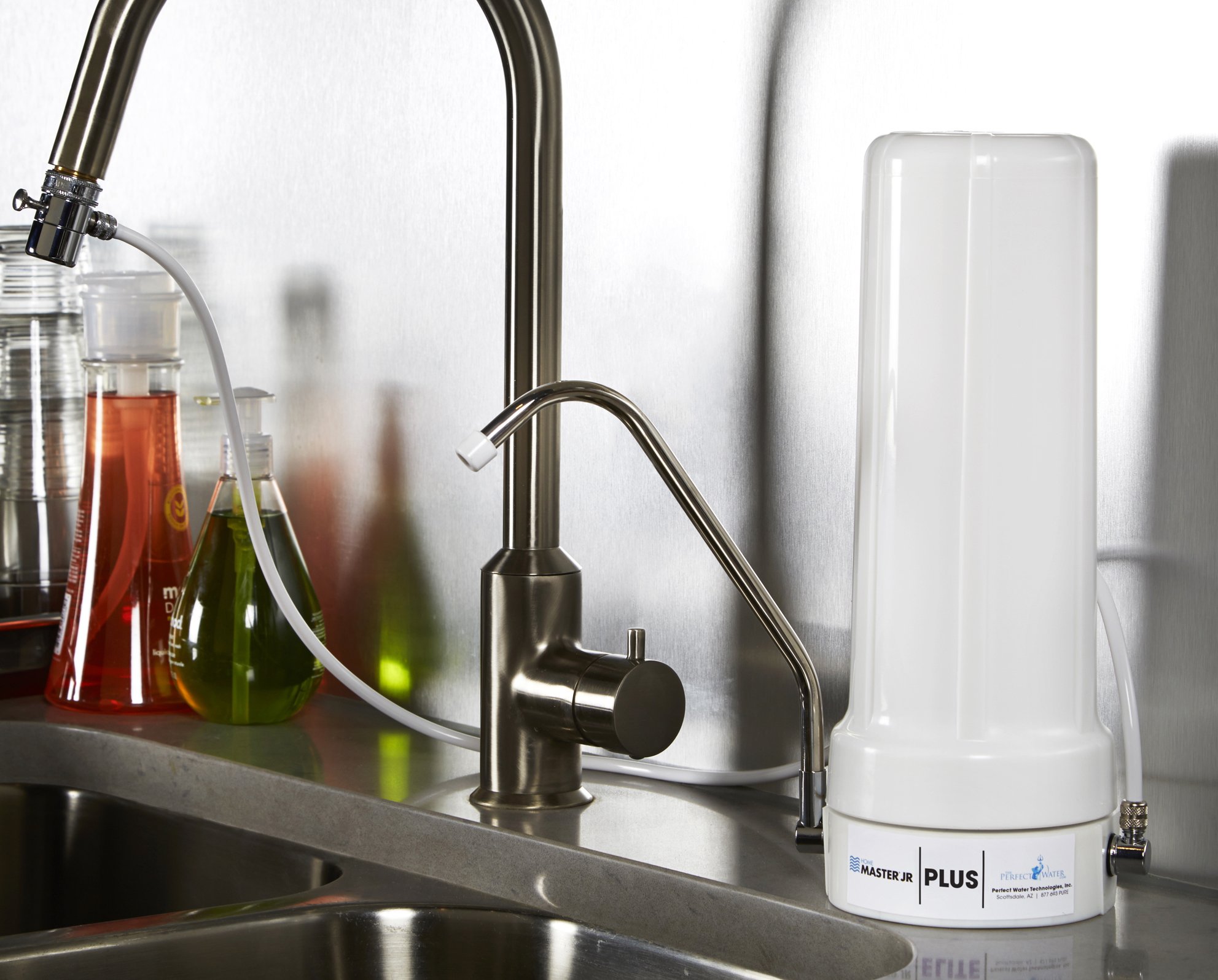 Лучшие фильтры для воды на кухне. Перфект Ватер фильтр. Фильтр для воды на кухню. Фильтрующая система для воды на кухню. Проточная водопроводная вода.