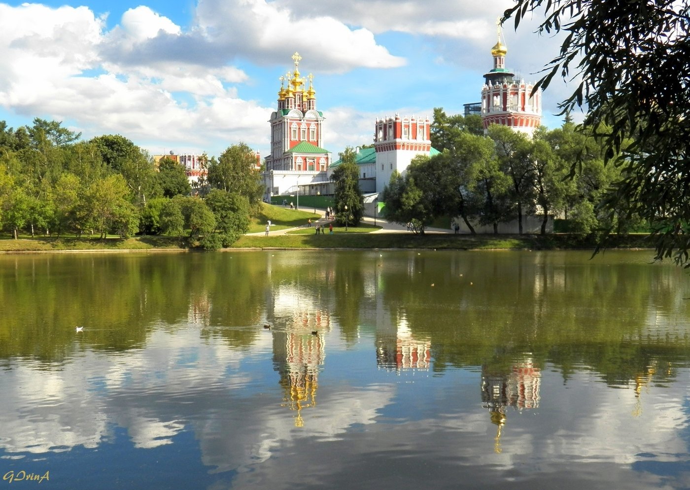 Новодевичий монастырь в Москве