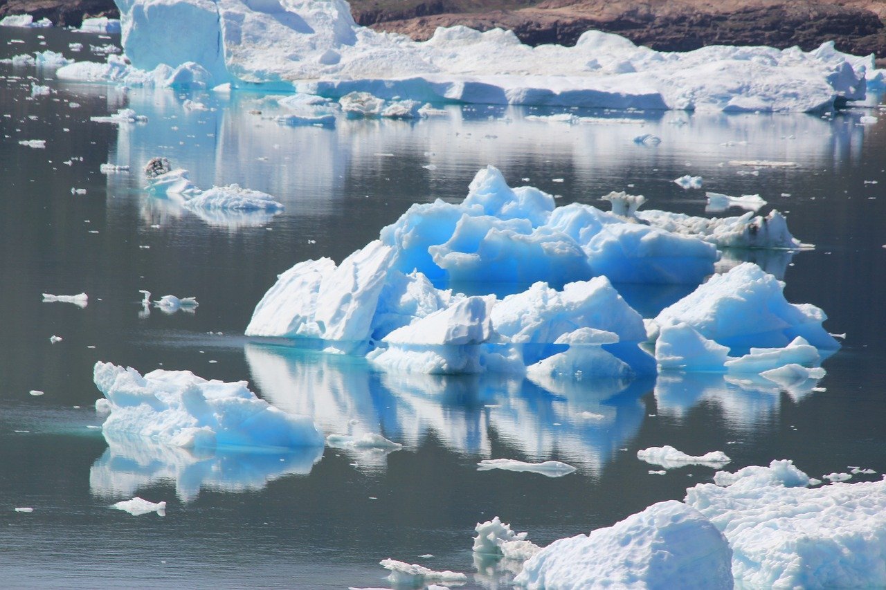 Талая вода. Талая вода Гренландии. Талые ледниковые воды. Талая ледниковая вода. Талая вода фото.