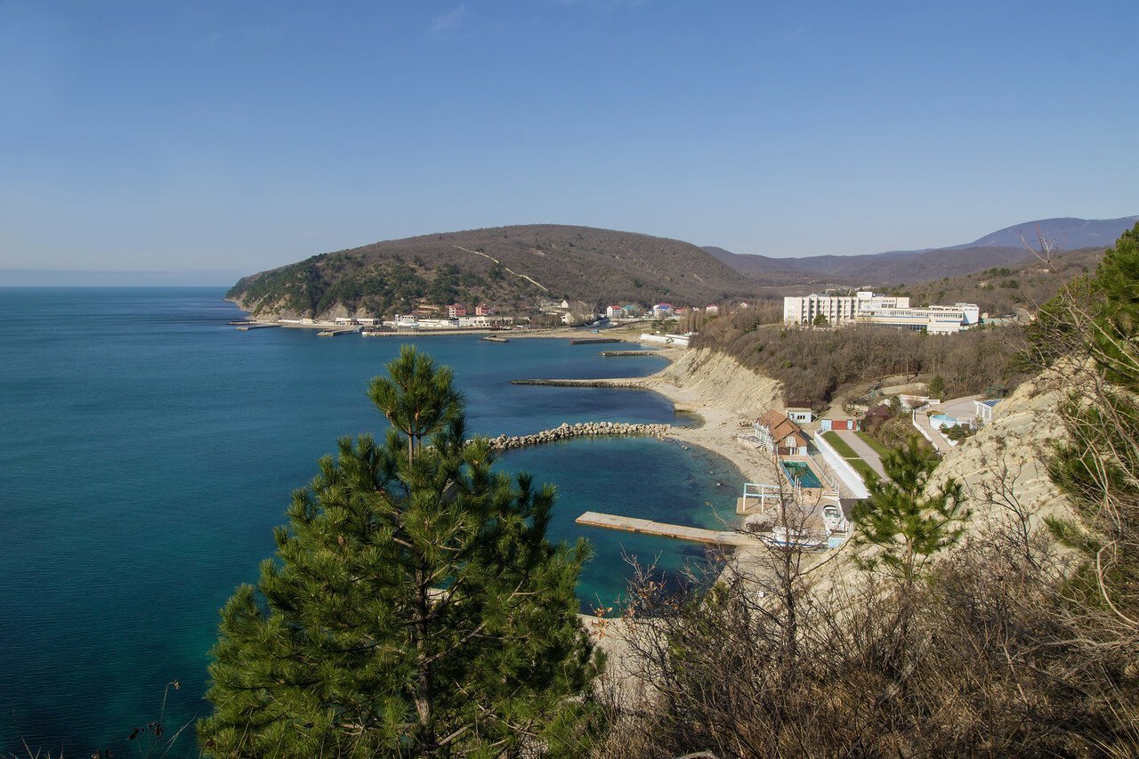 Голубая бухта в геленджике фото. Голубая бухта Бжид море. Поселок Бжид голубая бухта. Бжид Краснодарский край голубая бухта.