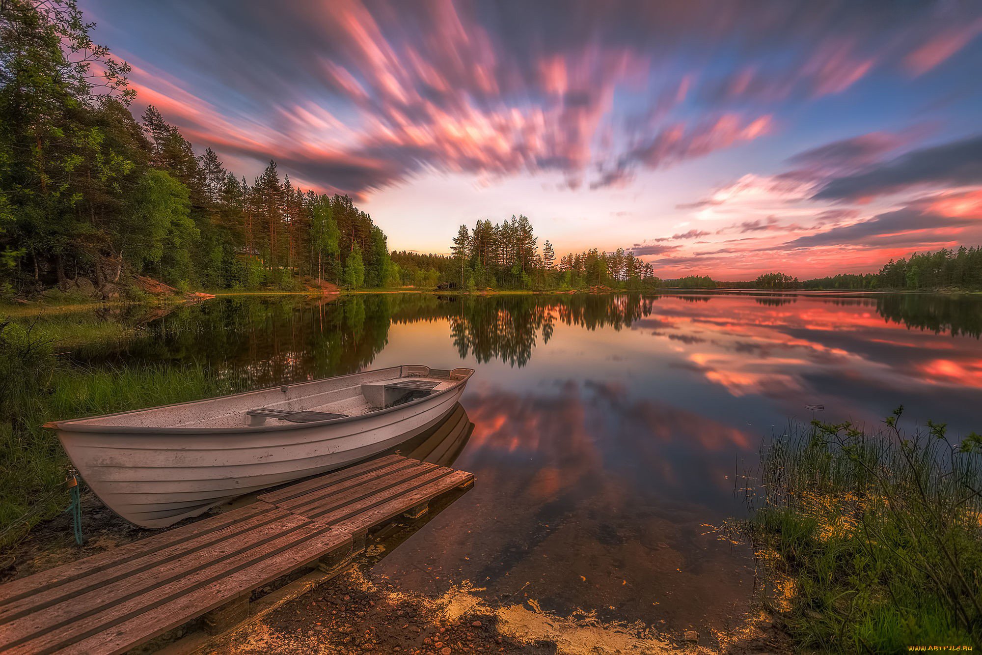 Хочу пейзажи. Ole Henrik Skjelstad. Карелия озеро Пирс. Лодка на озере. Природа озеро лодка.