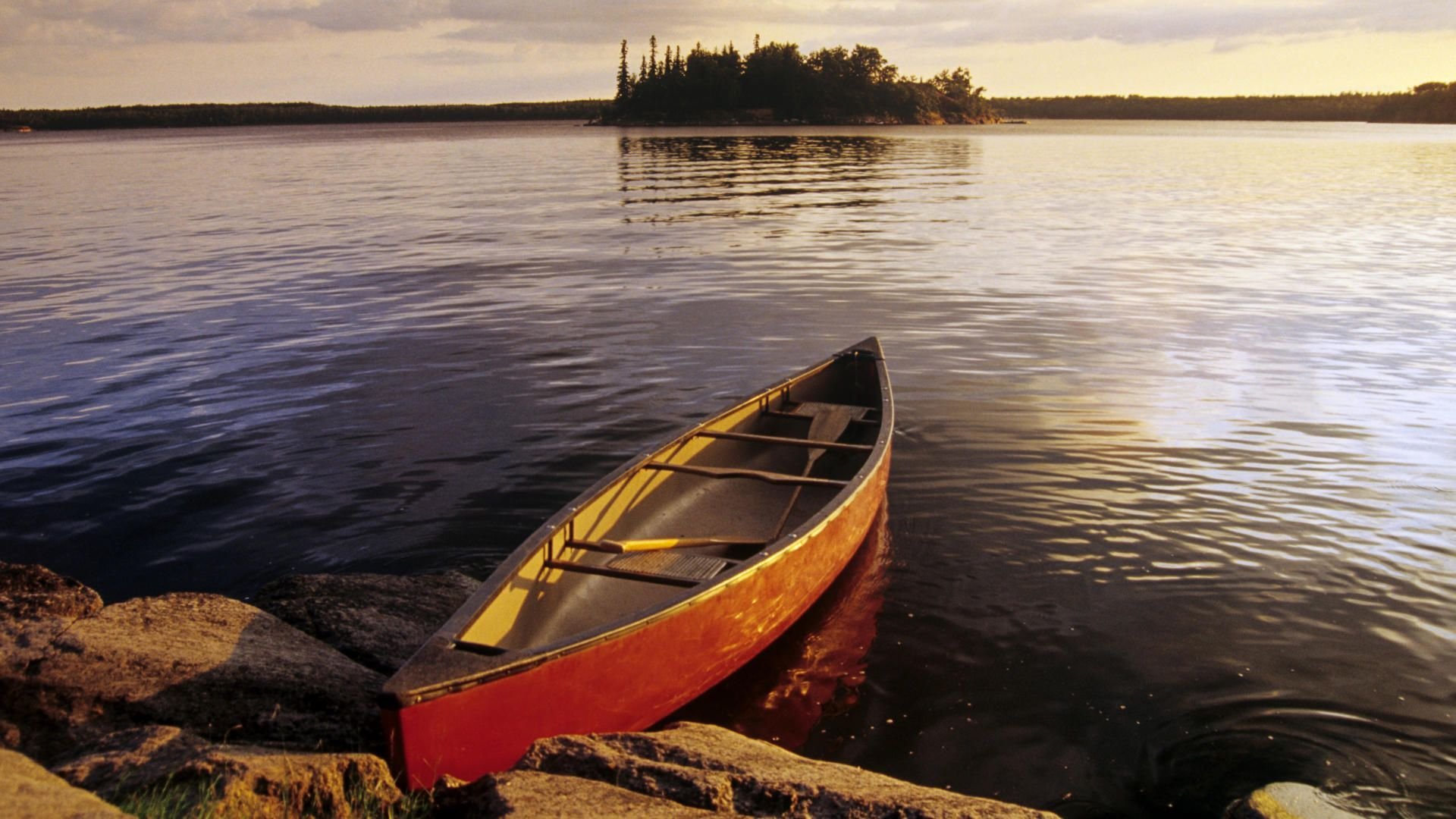 Лодка на озере