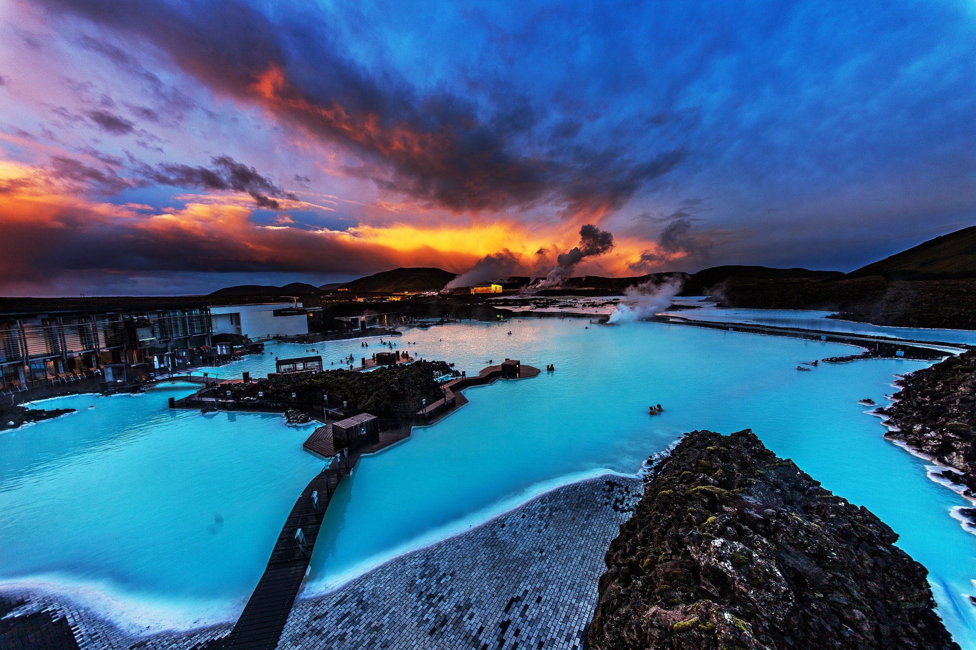 Голубая лагуна исландия. Исландия Рейкьявик голубая Лагуна. Голубая Лагуна - геотермальный бассейн в Исландии. Блю Лагун Гриндавик Исландия.