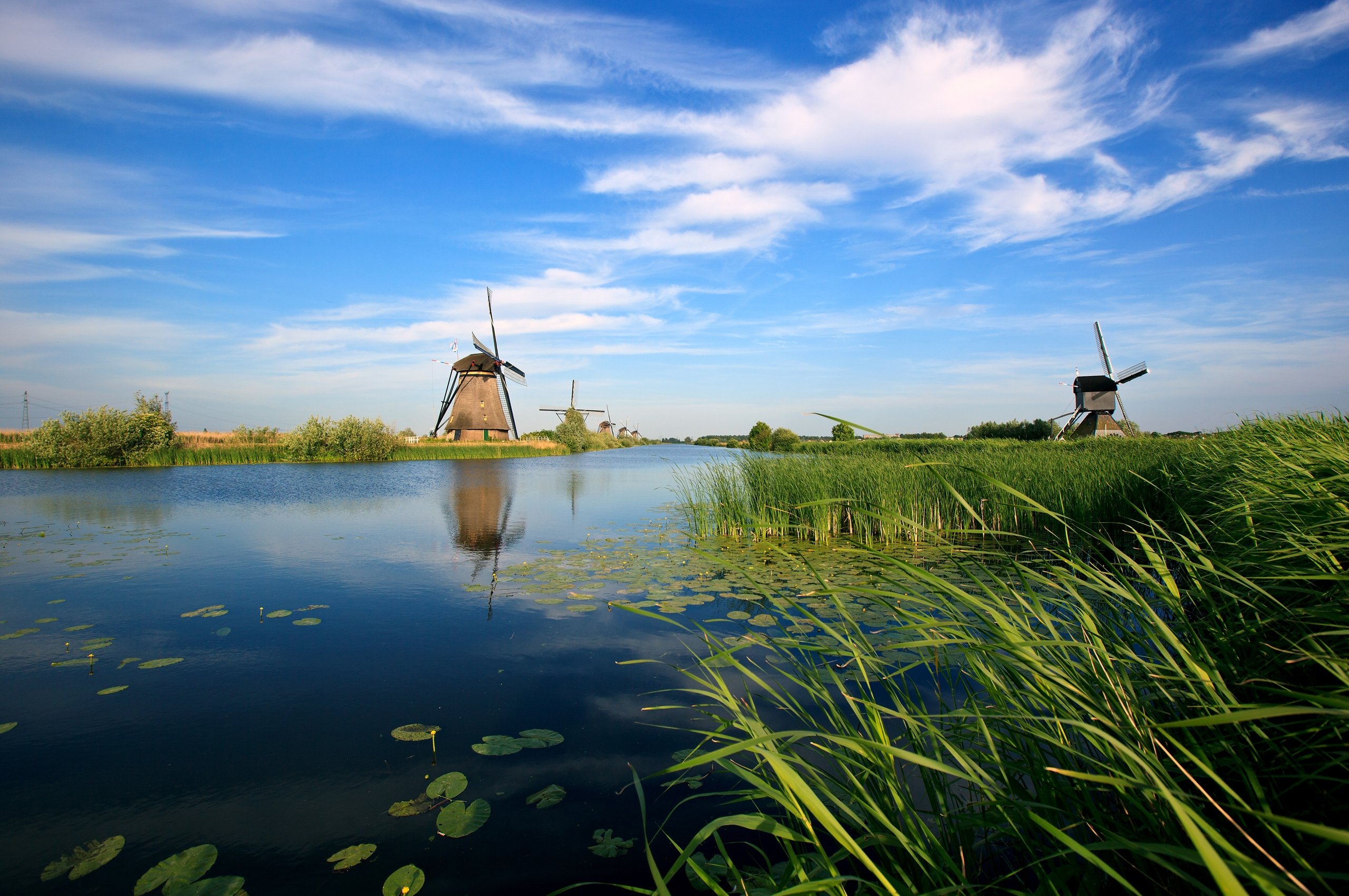 Мельница корабли. Мельницы река Голландия. Нидерланды Речная мельница. Кижи мельница. Мельницы в Нормандии.