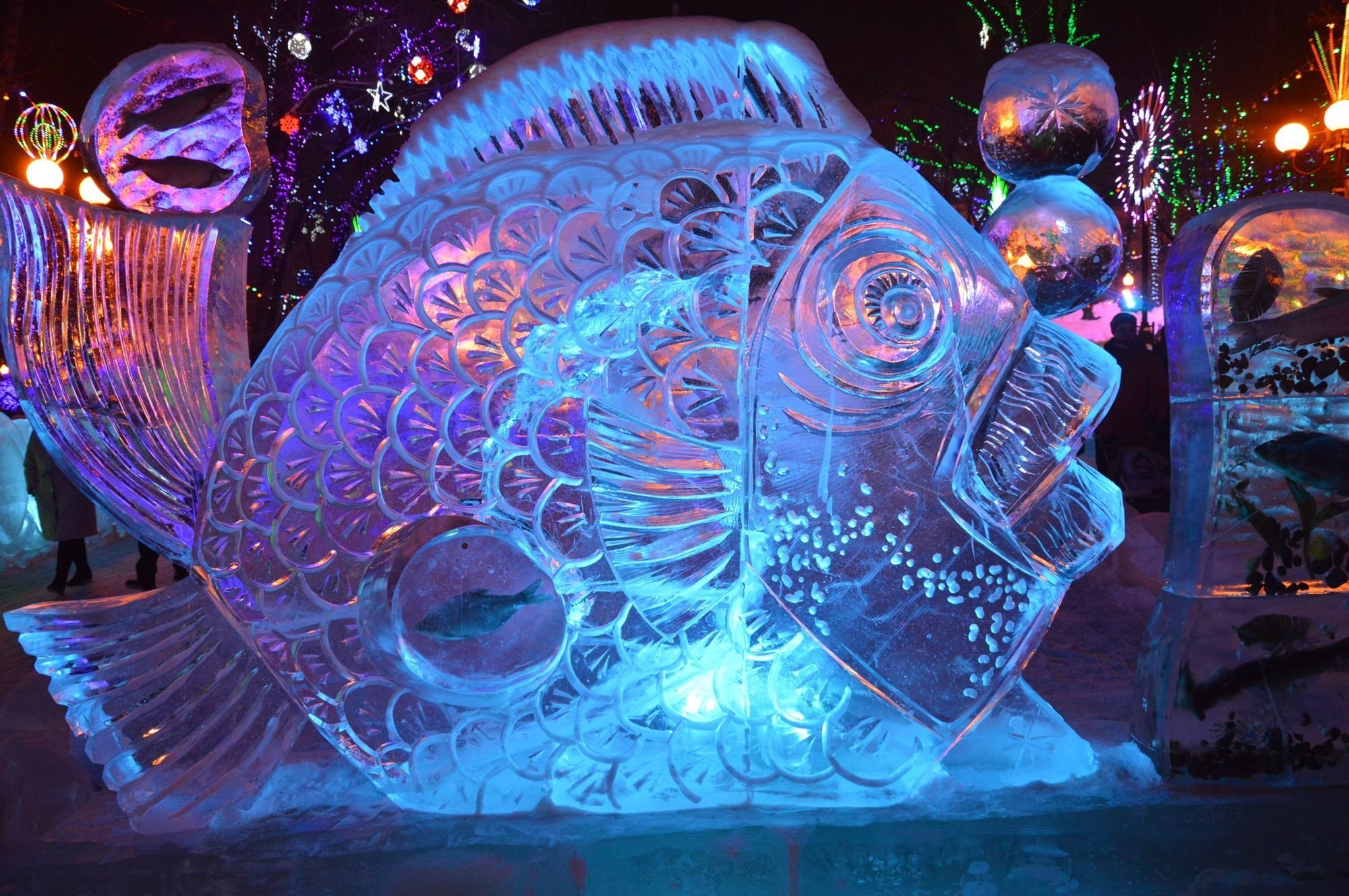Ледяные фигуры. Ледовые скульптуры Русь Хабаровск. Ледяные скульптуры. Фигуры изо льда. Сказочные ледяные фигуры.