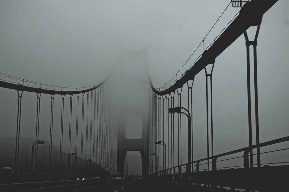 Мост в тумане фото