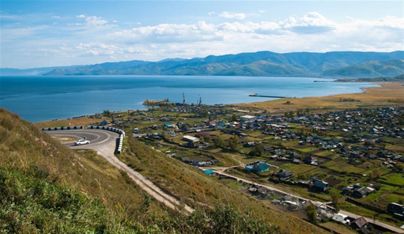 Байкал озеро населенный пункт. Поселок Култук Байкал. Посёлок Култук озеро Байкал. Байкал Слюдянка Байкальск. Поселок Слюдянка на Байкале.