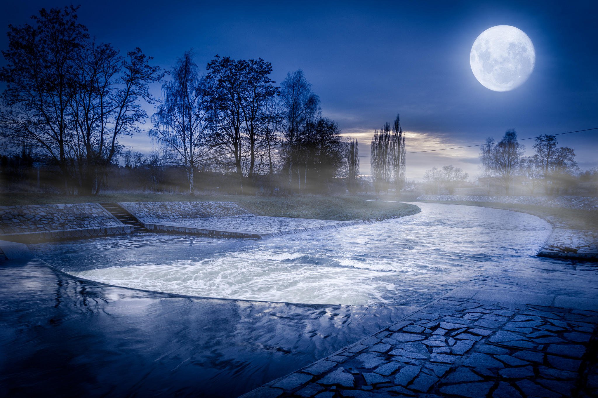 Луна озера ночи. Лунная ночь. Лунный пейзаж. Луна зимой. Река ночью.