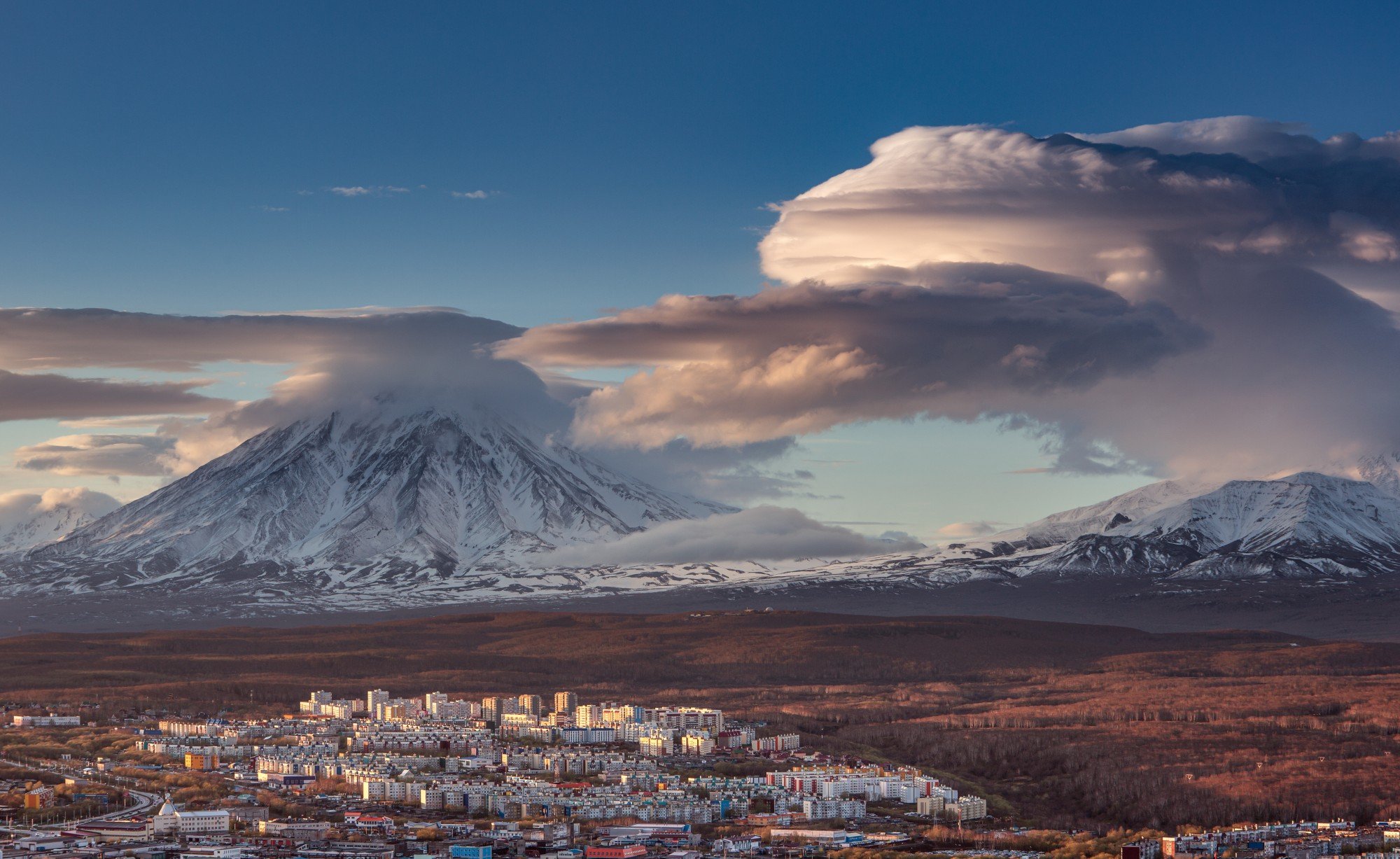 Вулканы камчатки фото корякский