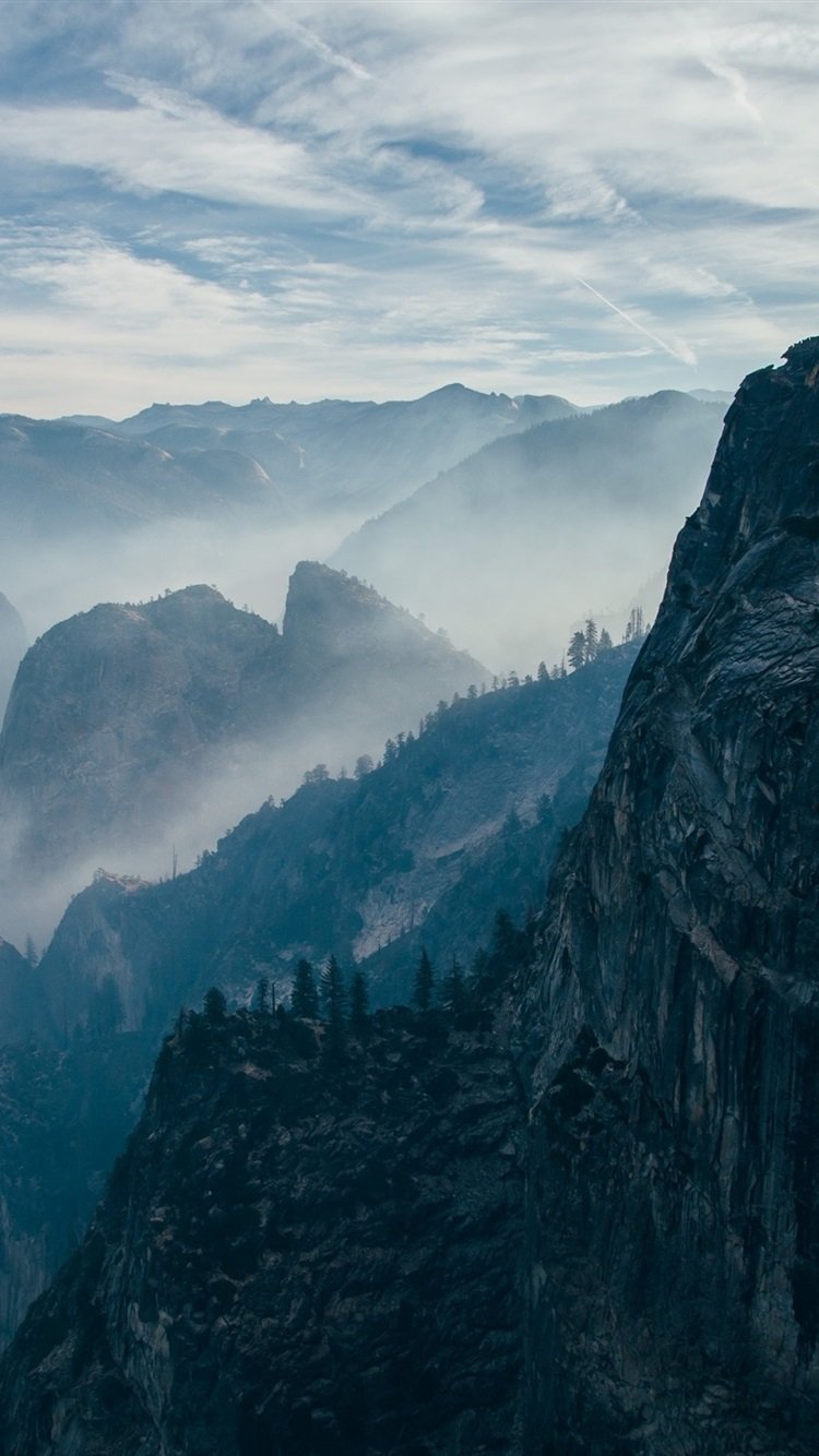 Горы вертикальное фото