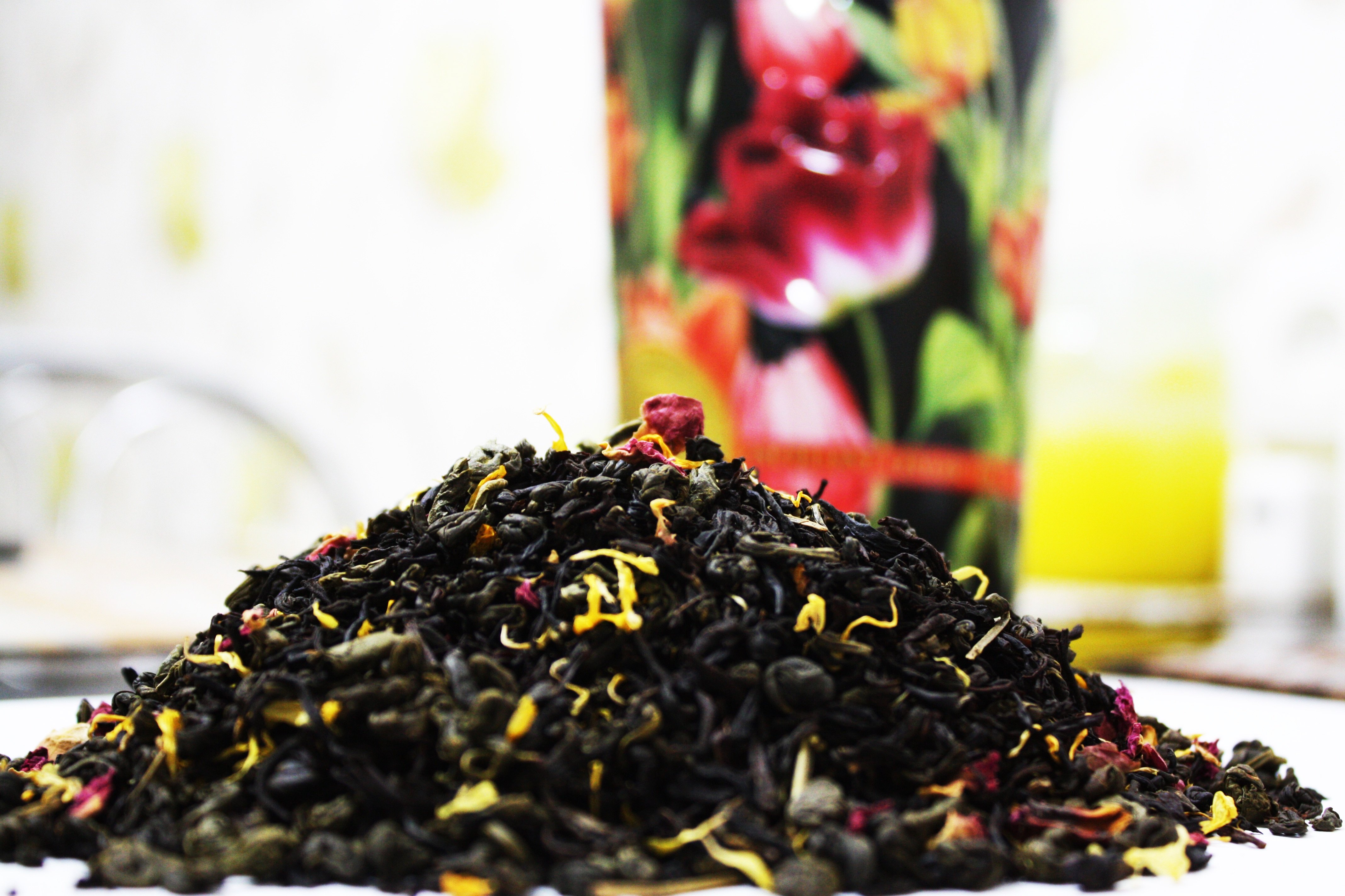 Травяной чай черный. Чай Дарджилинг растение. Лист чая Дарджилинг. Цветочный чай. Листья чая.