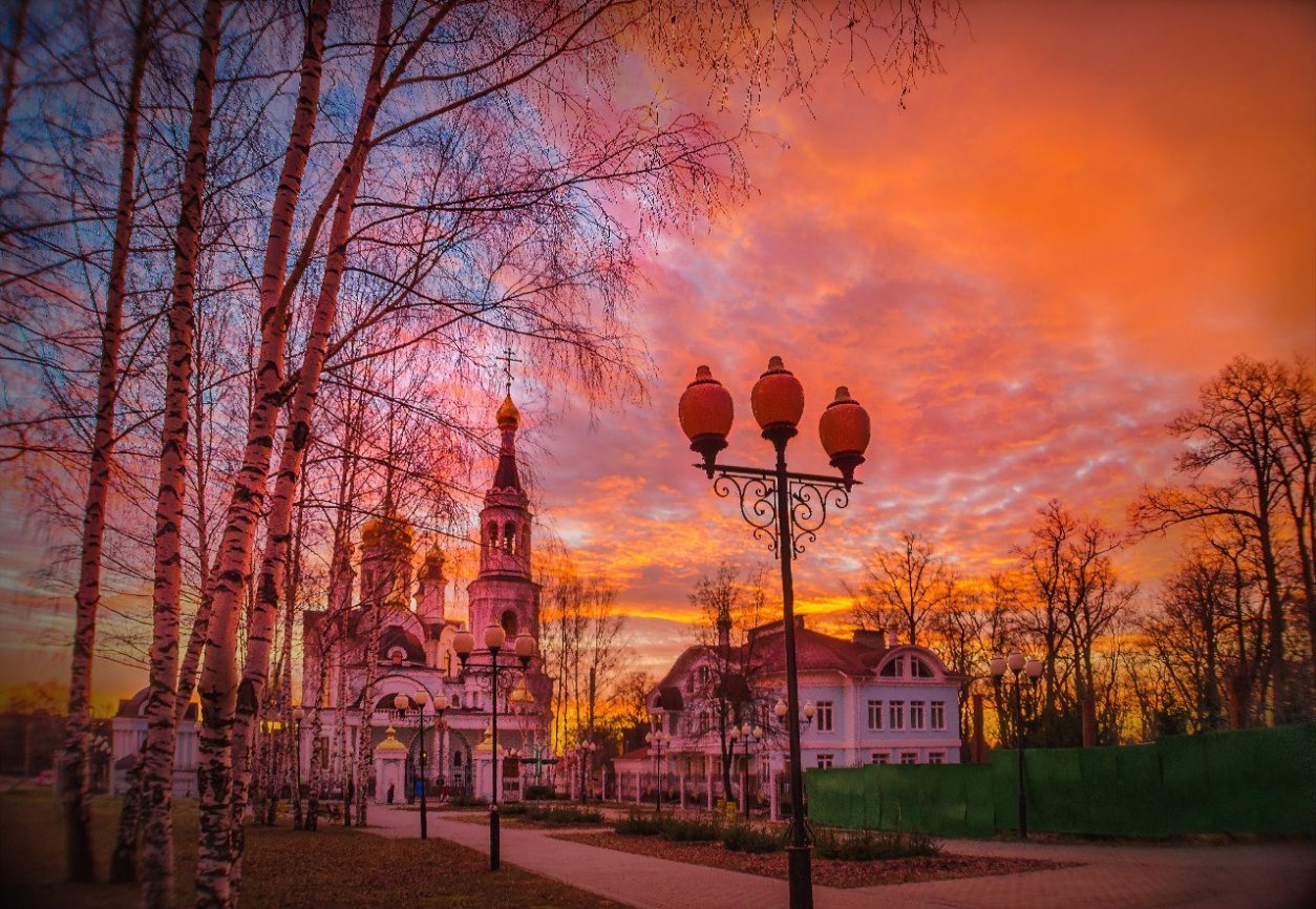 Иваново ноябрь. Осенний рассвет в городе. Ноябрьский рассвет. Рассвет осенью в городе. Осенний Восход в городе.