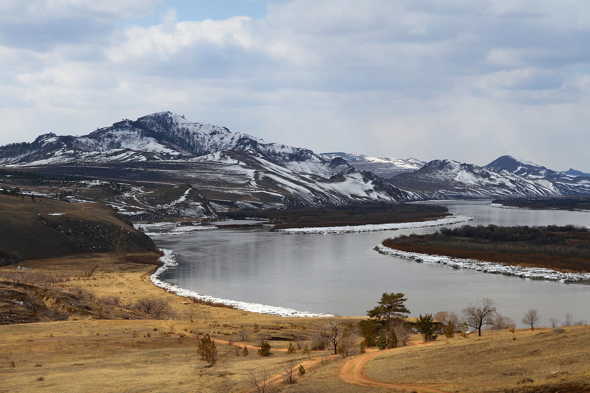 Река селенга. Селенга в Монголии. Долина реки Селенга. Село Селенга Бурятия.