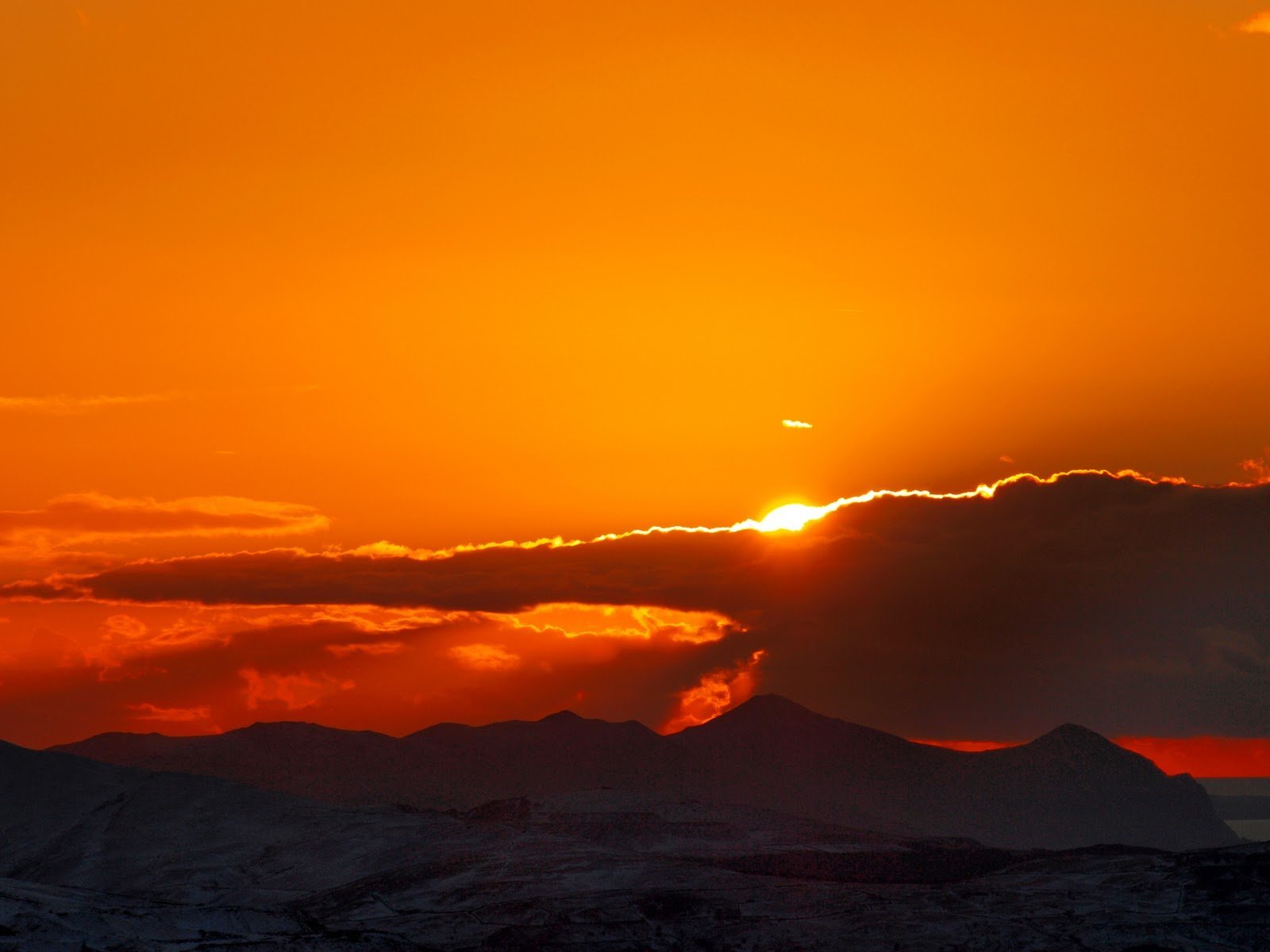 Закат в горах. Арарат на закате. Закат Арарат солнце Армения. Рассвет в горах.