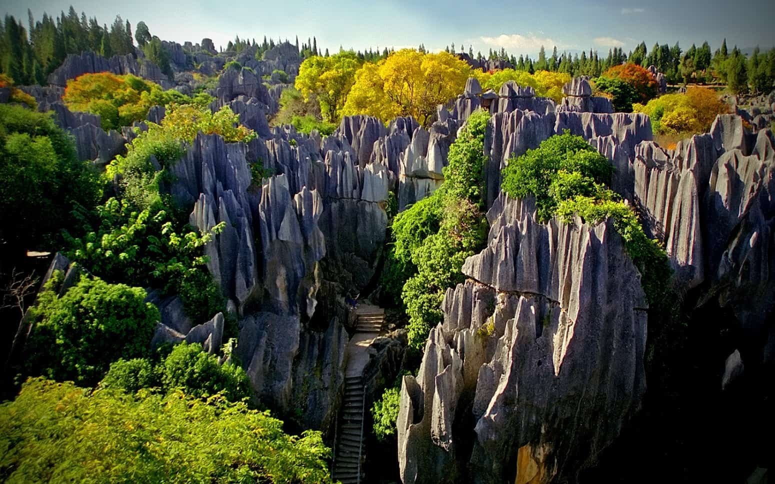 Природные достопримечательности страны. Каменный лес Шилинь Китай. Национальный парк Шилинь (каменный лес). Каменный лес Шилинь (Shilin), Китай. Китай национальный парк Шилинь.