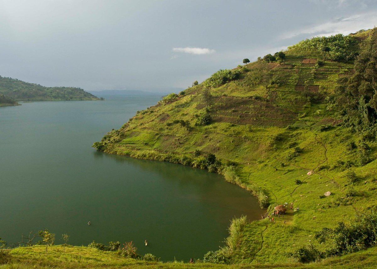 Восточно африканские озера. Озеро Киву Руанда. Озеро Киву Конго. Озеро Киву в Африке. Озеро Киву (Руанда и Демократическая Республика Конго).