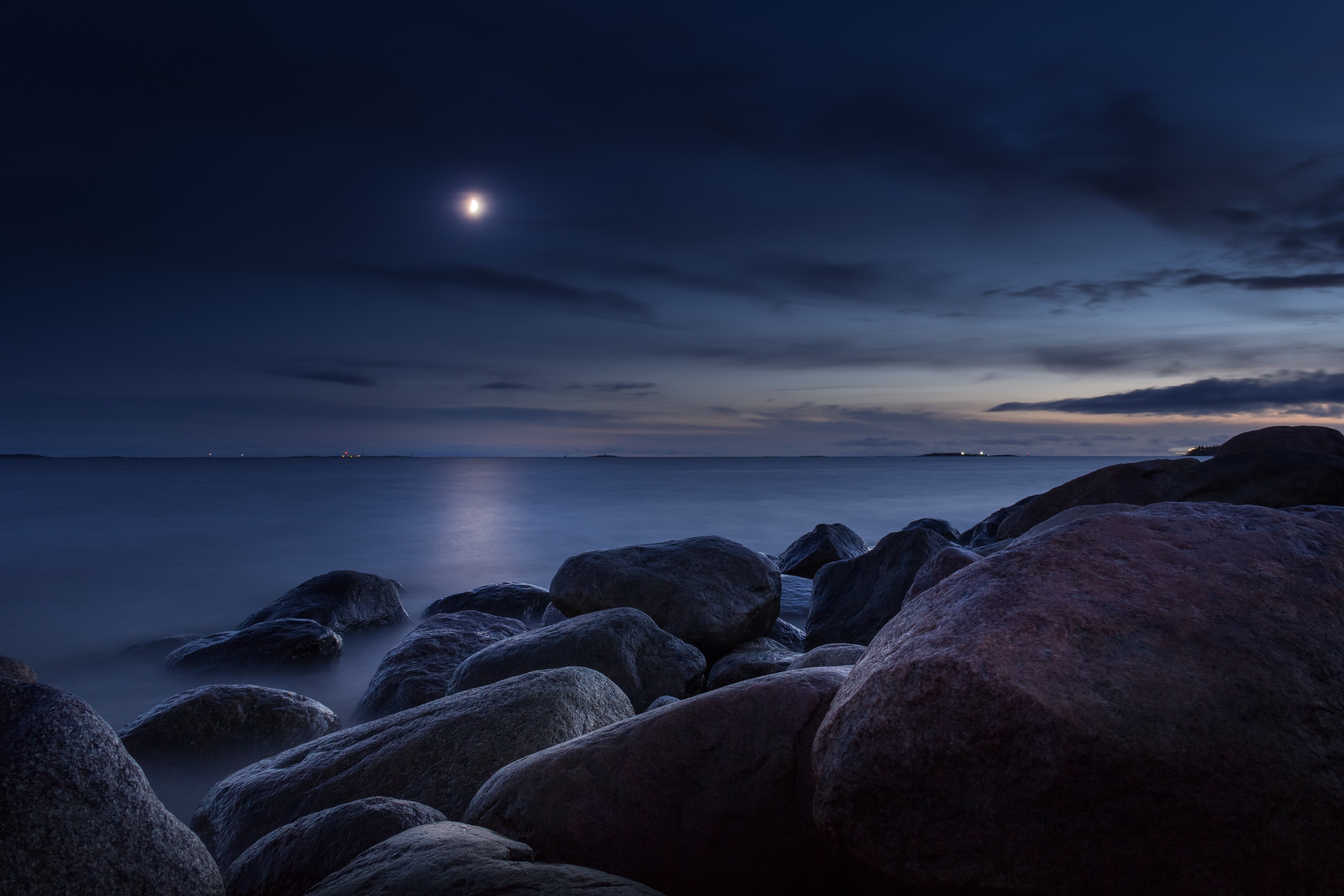 Night stone. Ночное море. Ночь в море. Океан ночью. Красивое ночное море.