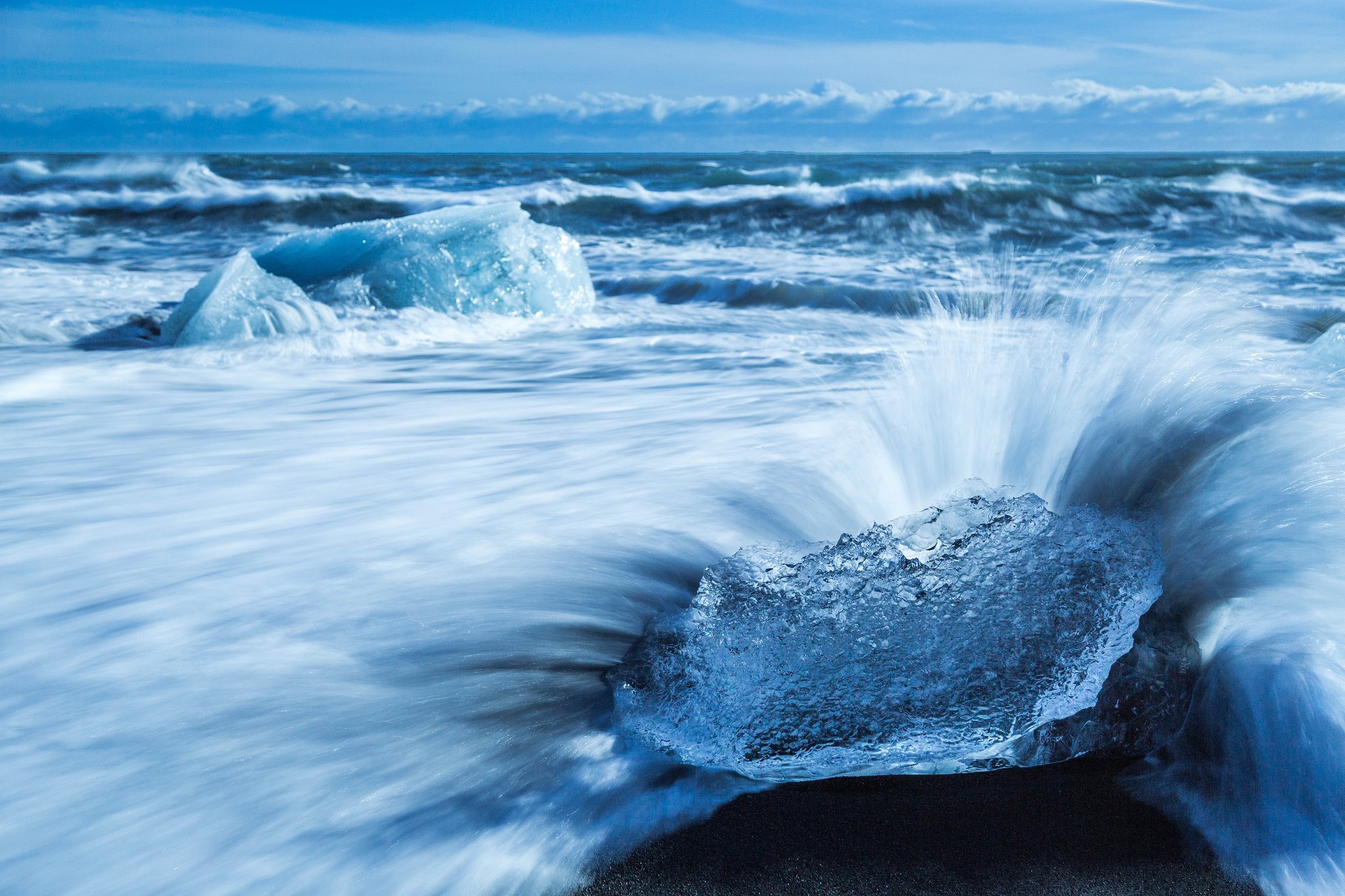 Морской лед. Стихия воды. Волна льда. Ледяное море волны. Водная стихия фон.