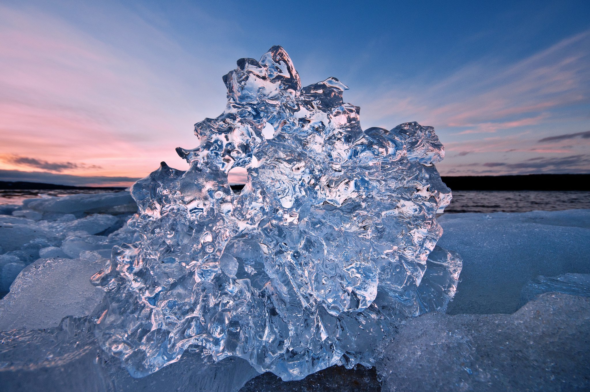 Природное состояние воды. Озеро Байкал Кристальный лёд. Красивый лед. Замерзшая вода. Байкал зимой.