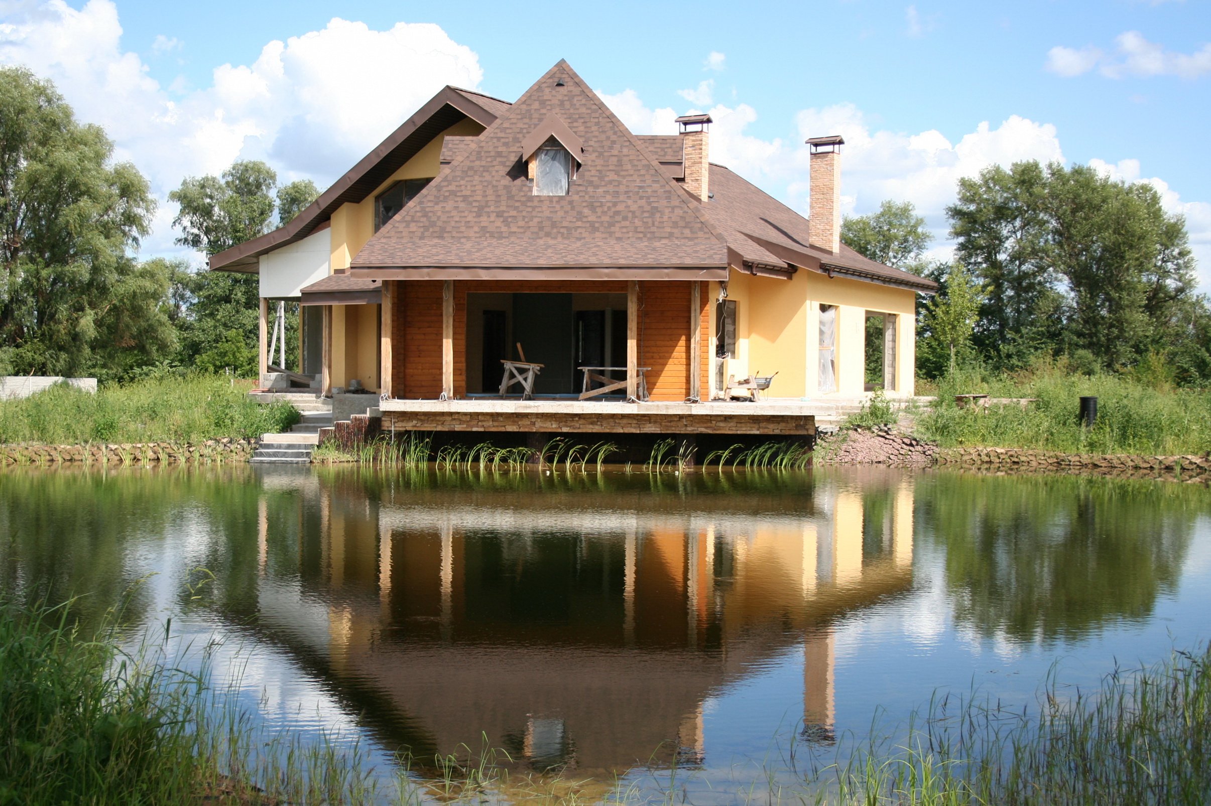 Дом у пруда (154 фото)