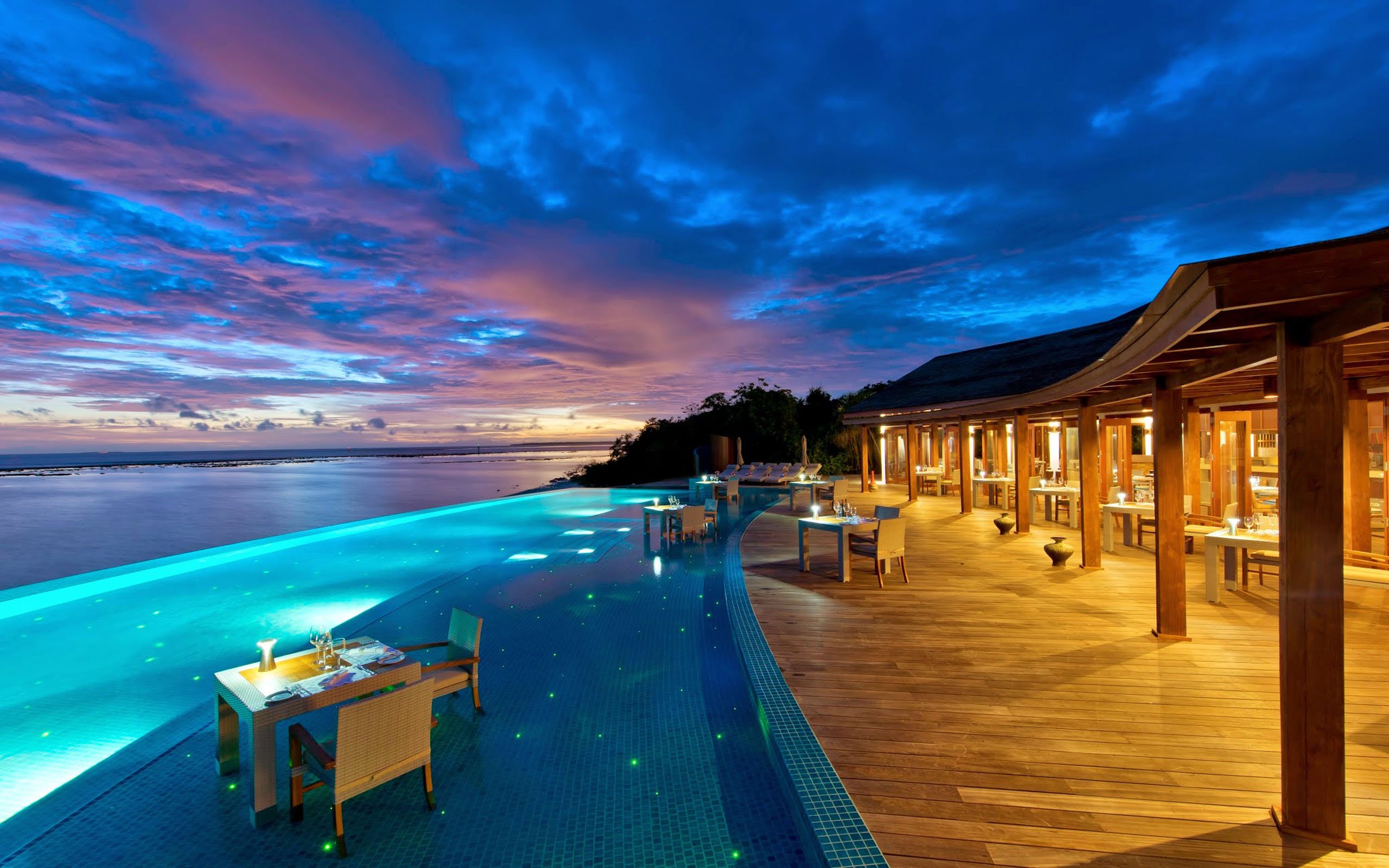 Luxury full. Мальдивы Hideaway Beach Resort Spa. Мальдивы Резорт лакшери. Сансет Бич Мальдивы. Парадайз Айленд Мальдивы новый бассейн.