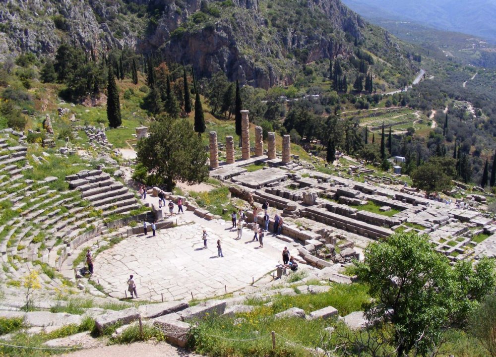 Храм Афины в Дельфах