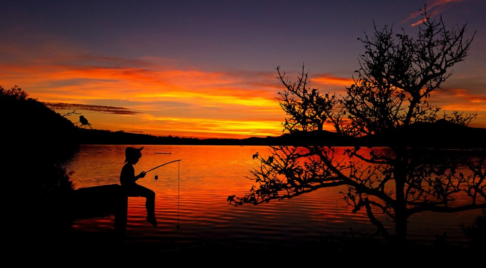 Рыбак озеро закат