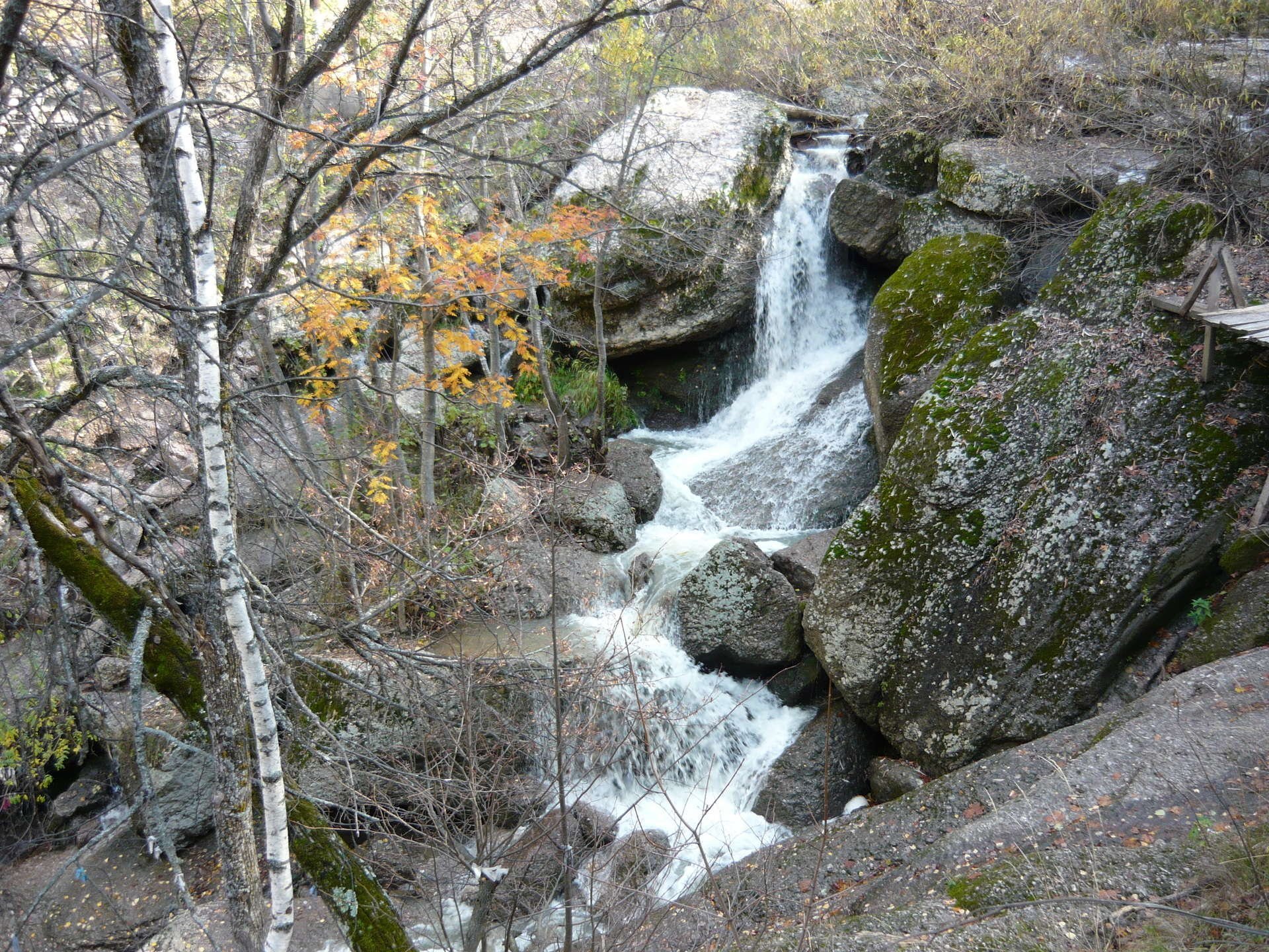 Кук караук башкортостан водопад. Водопад Кук-Караук. Кук Караук Башкирия. Ишимбайский водопад.