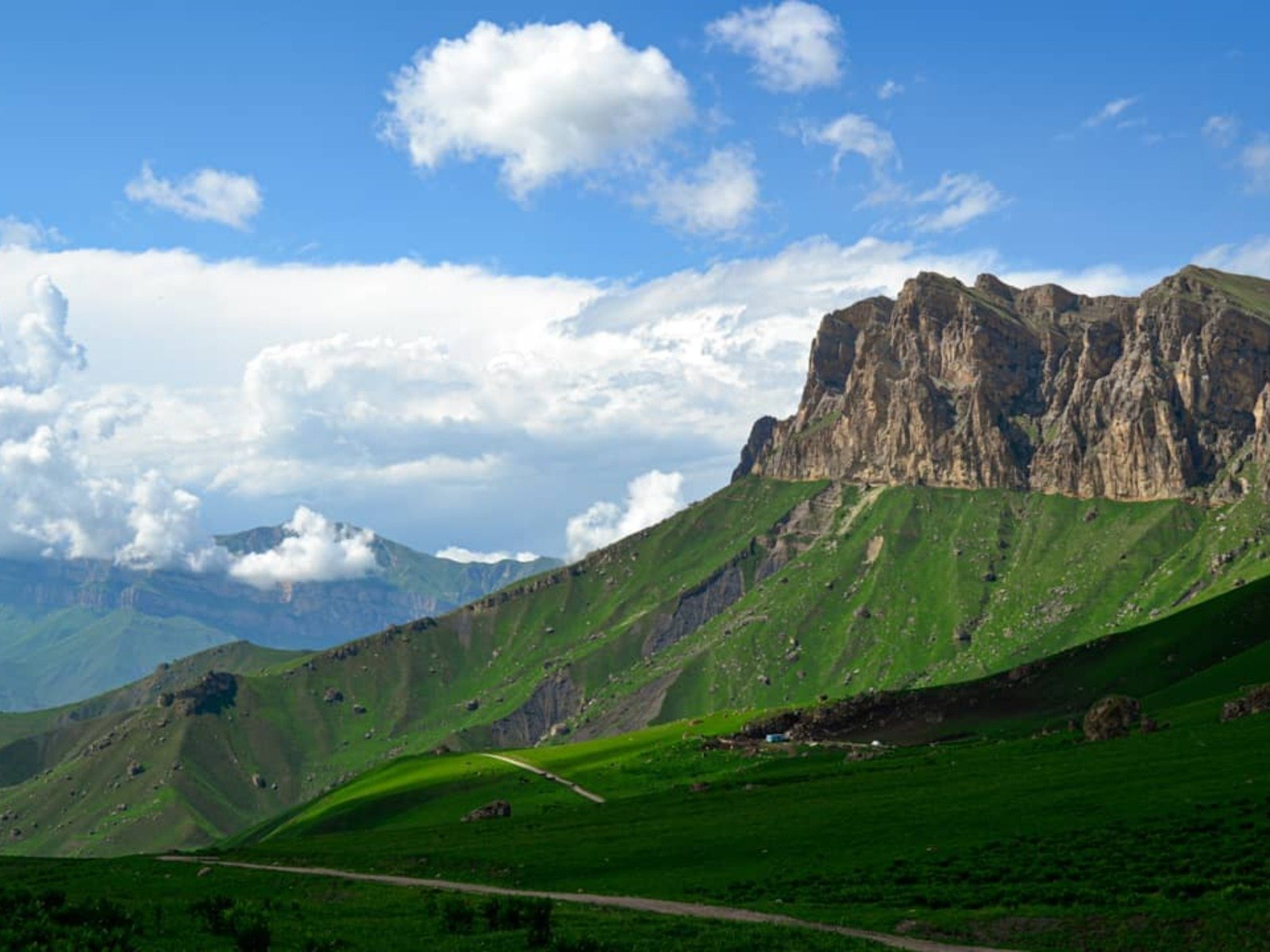 Скала арка Кабардино Балкария Актопрак