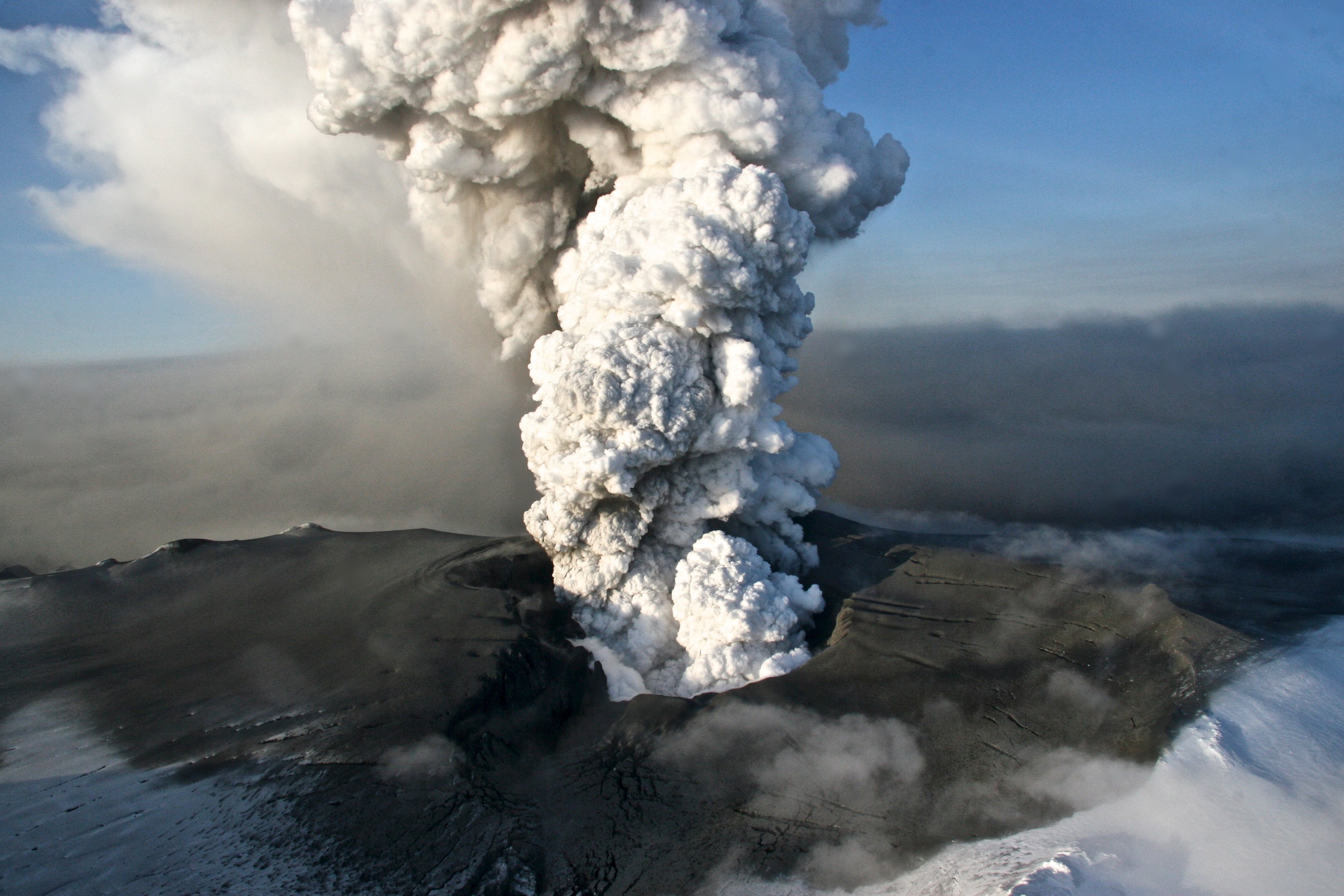 вулкан эйяфьятлайокудль в исландии