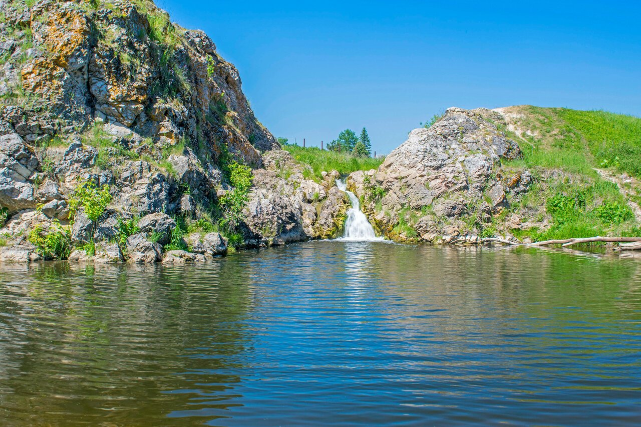 Река калиновка. Байновский водопад Свердловская область. Южаковский водопад Свердловская область.