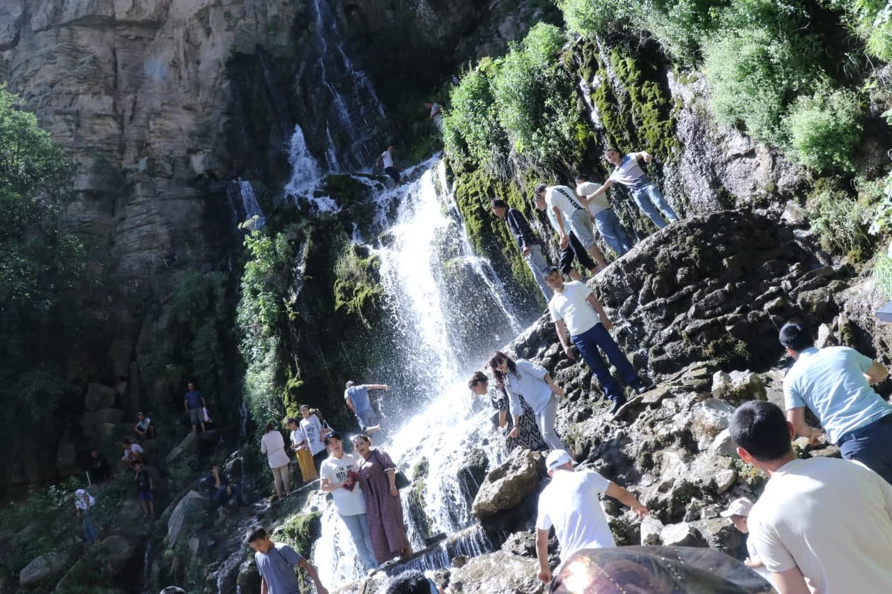 Погода сари хосор. Водопад Сари хосор. Сари хосор Таджикистан. Водопад Сангардак. Природа Таджикистана Сари хосор.