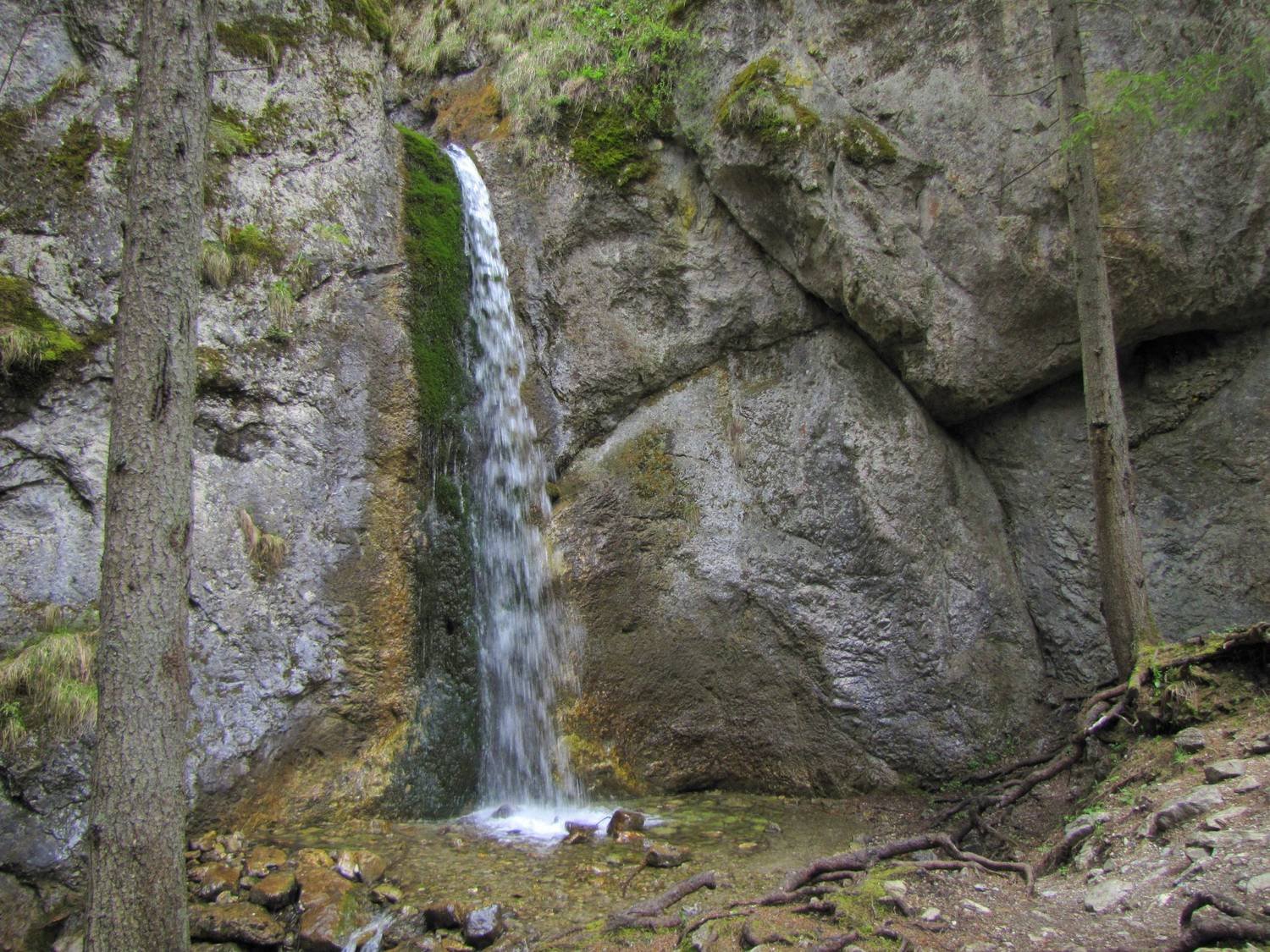 Варваровский водопад Сочи