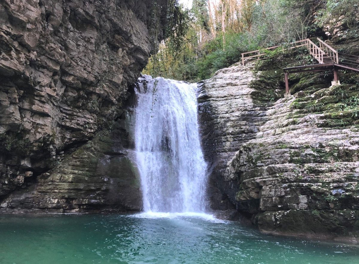 Малый водопад Абхазия новый