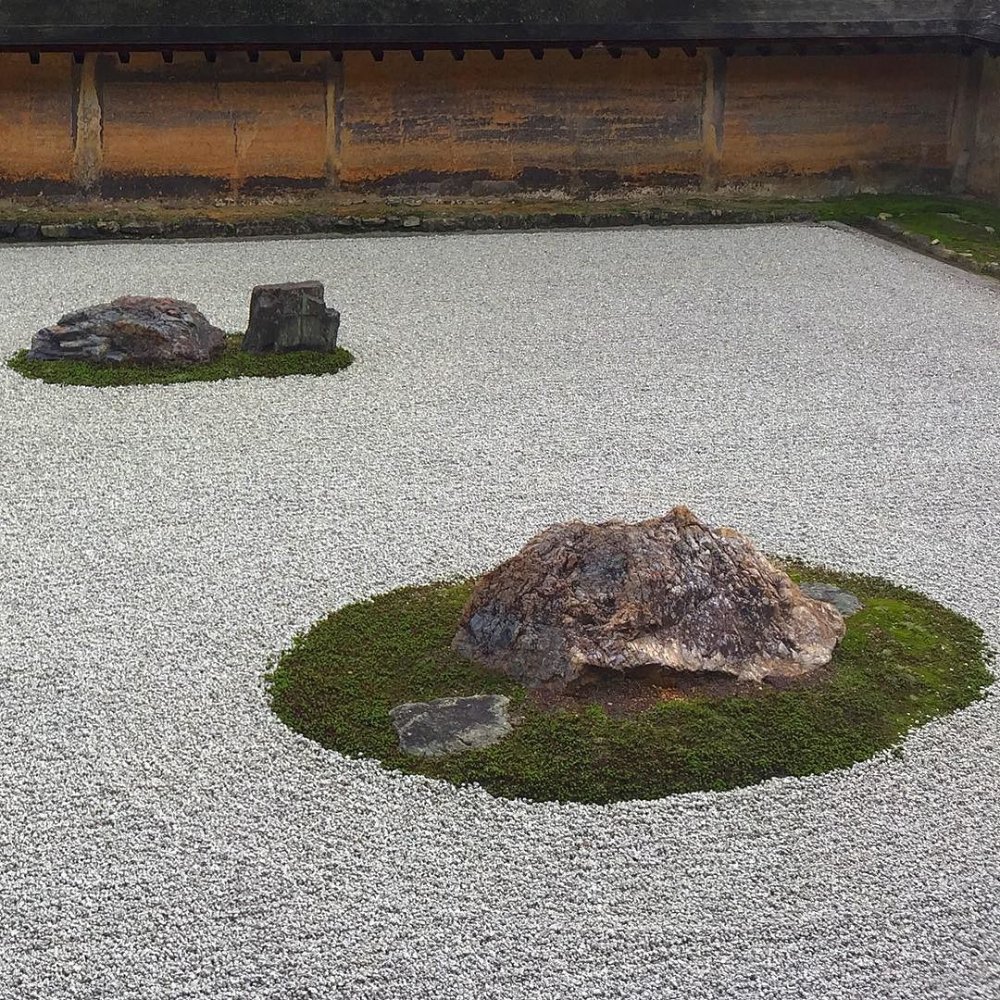 Сад камней в Японии Рёандзи