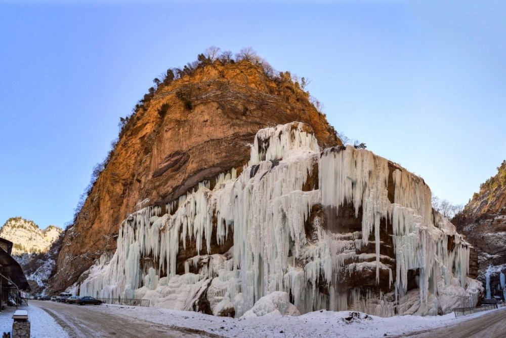 Чегемское ущелье, Чегемские водопады; зимой