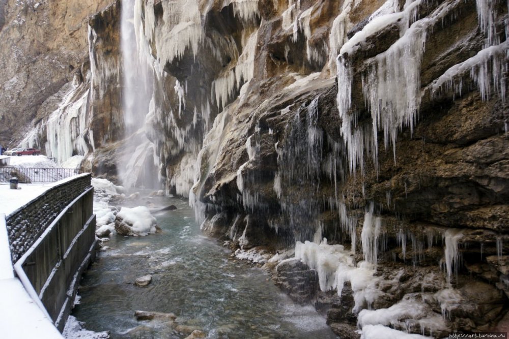 Чегемские водопады Кабардино-Балкария зимой